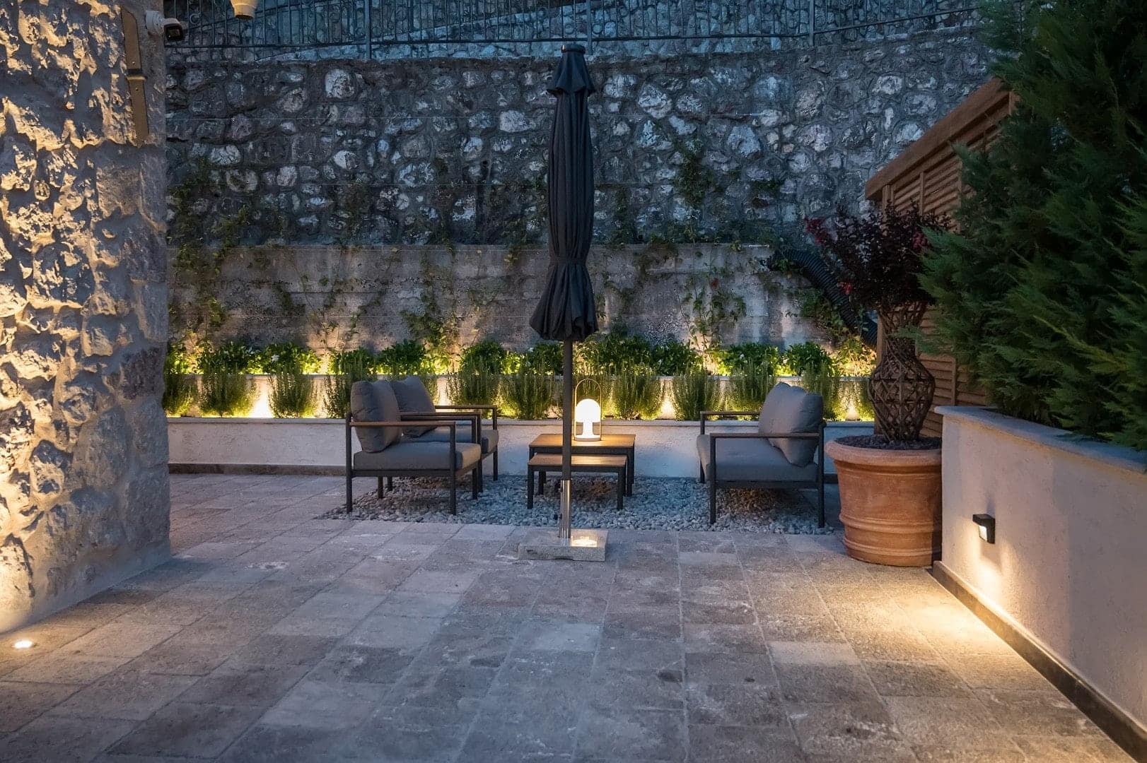 Charming Stone House for Rent (19)