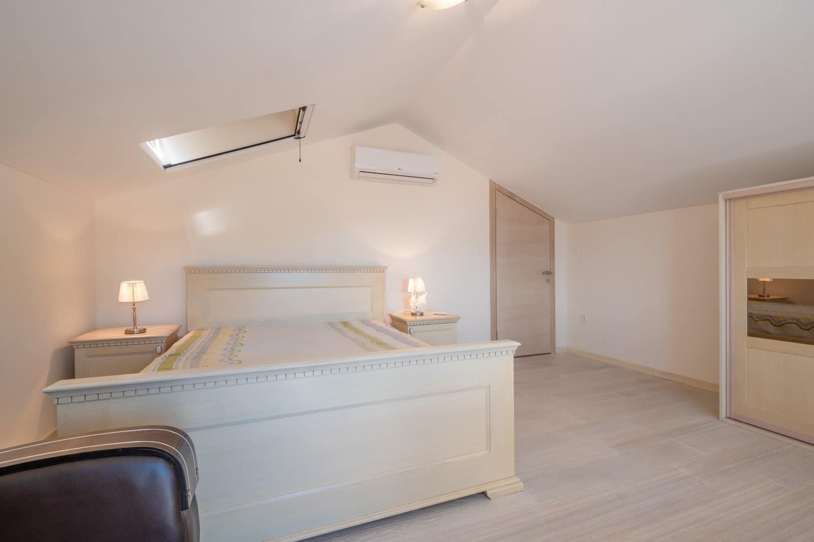 Furnished 3bdr Penthouse in Przno (13)