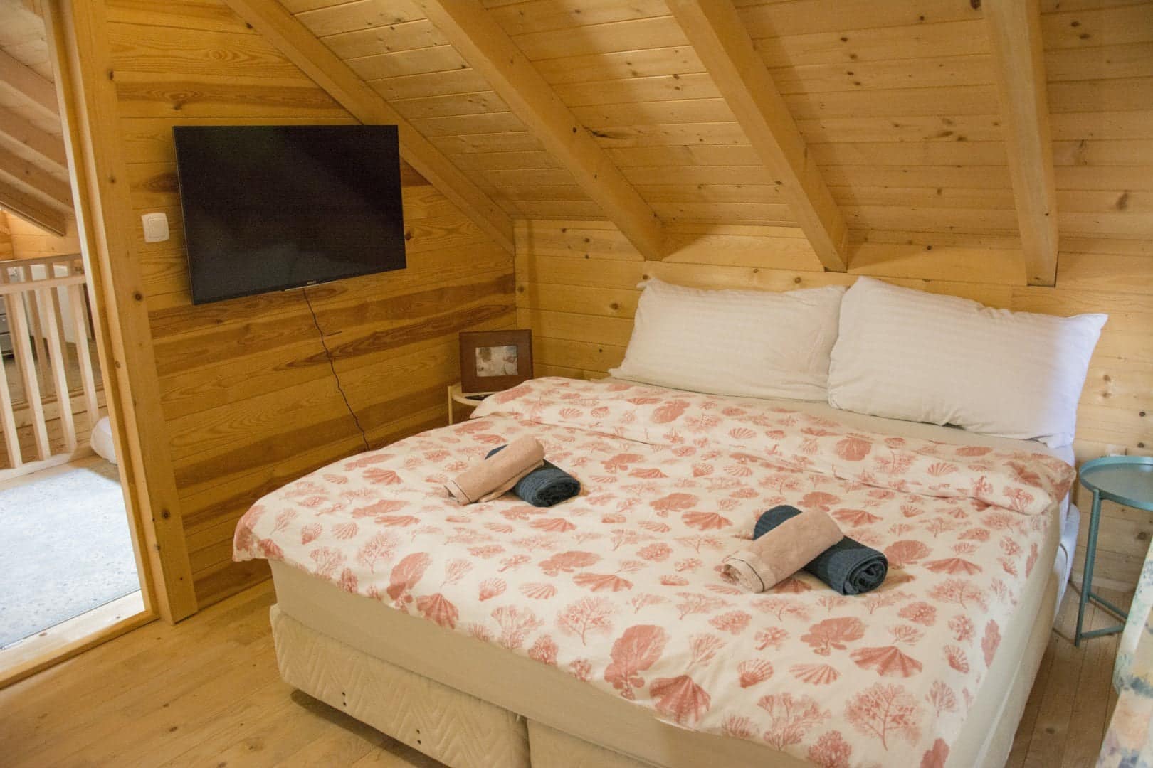 Luxury Mountain Chalet House (11)