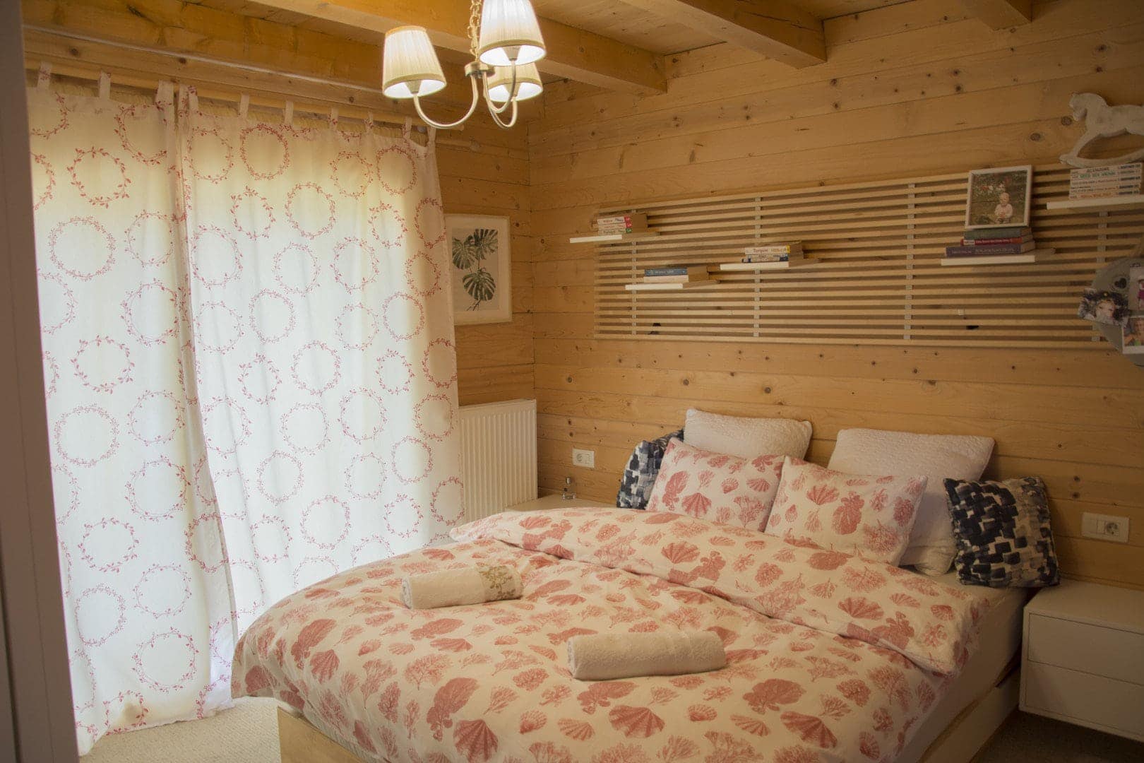 Luxury Mountain Chalet House (13)