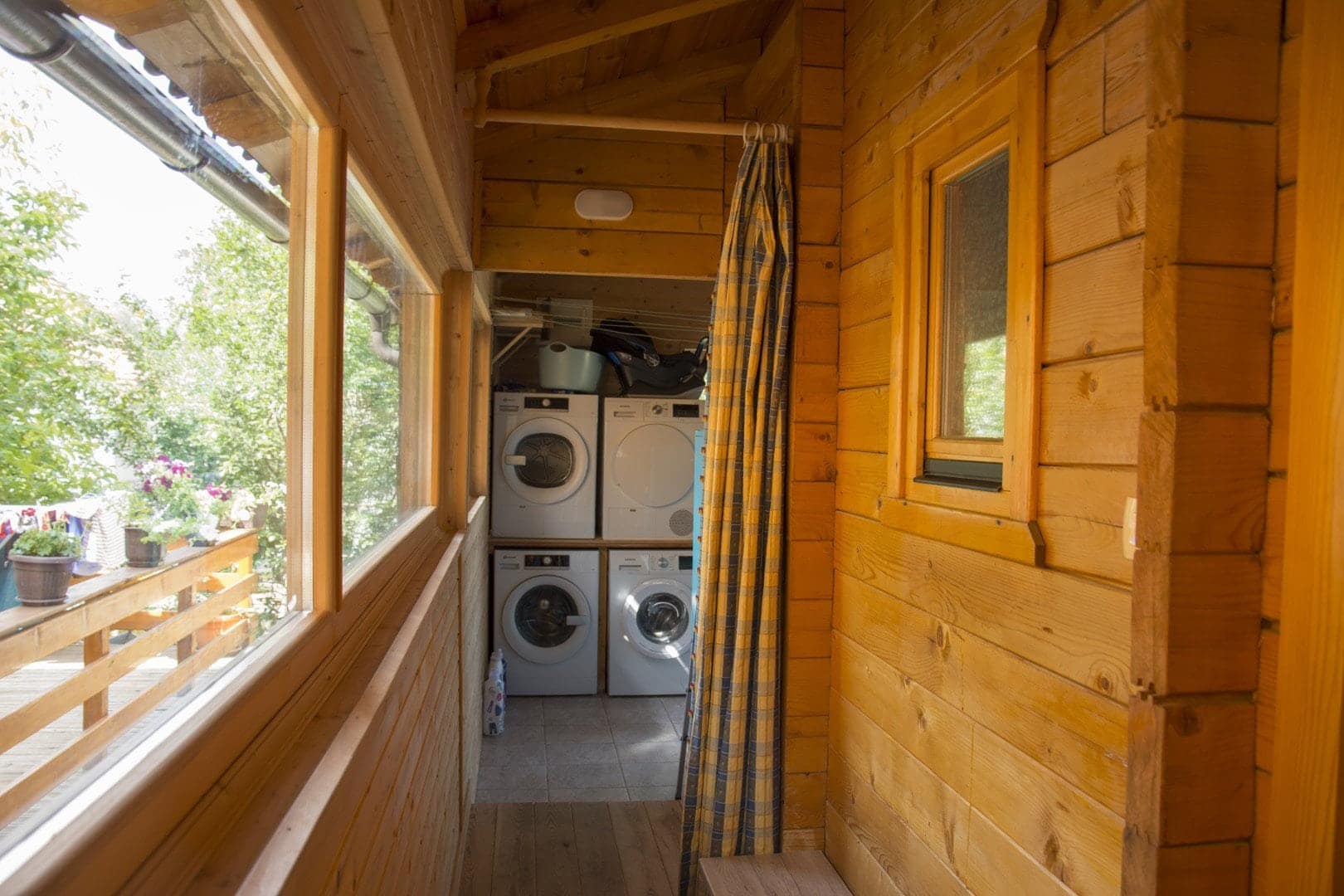 Luxury Mountain Chalet House (18)