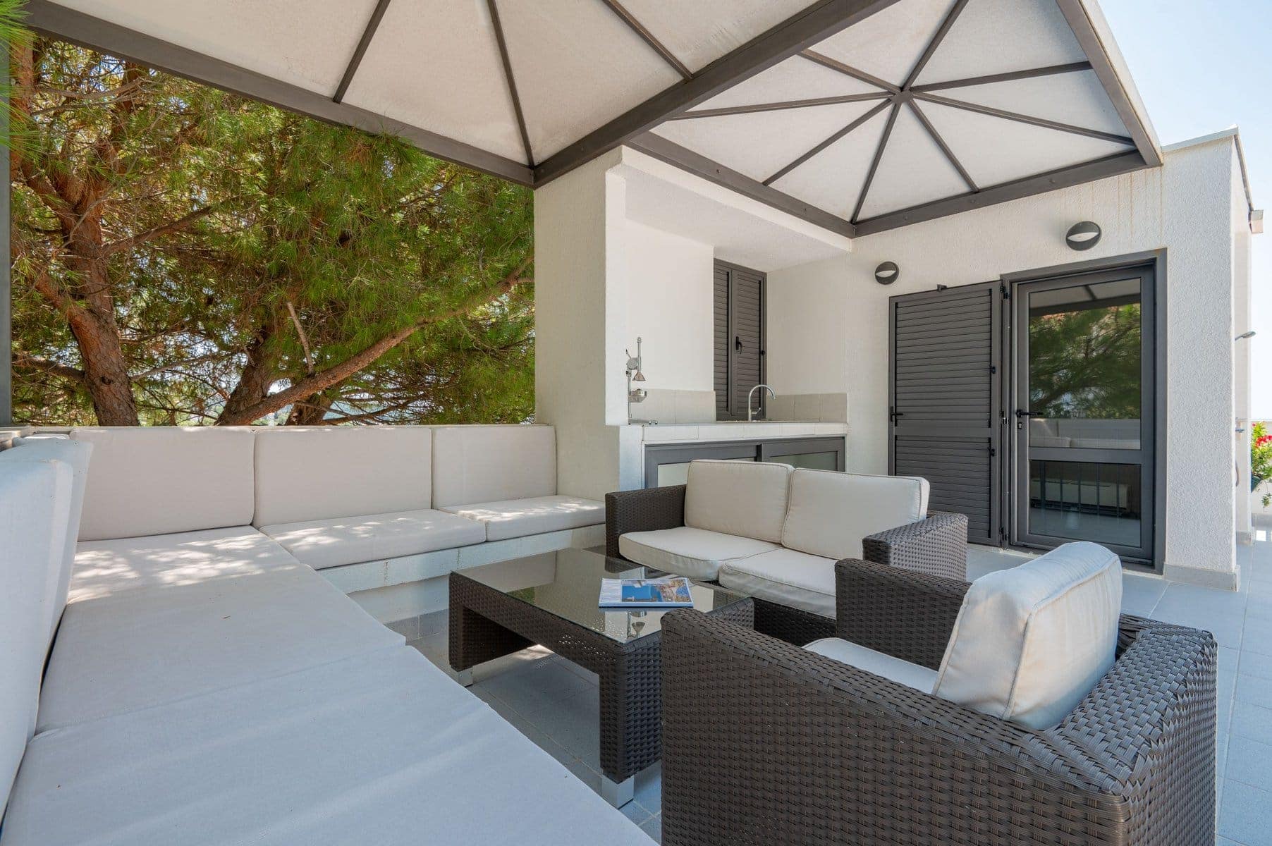 Utjeha 3bdr House (10)