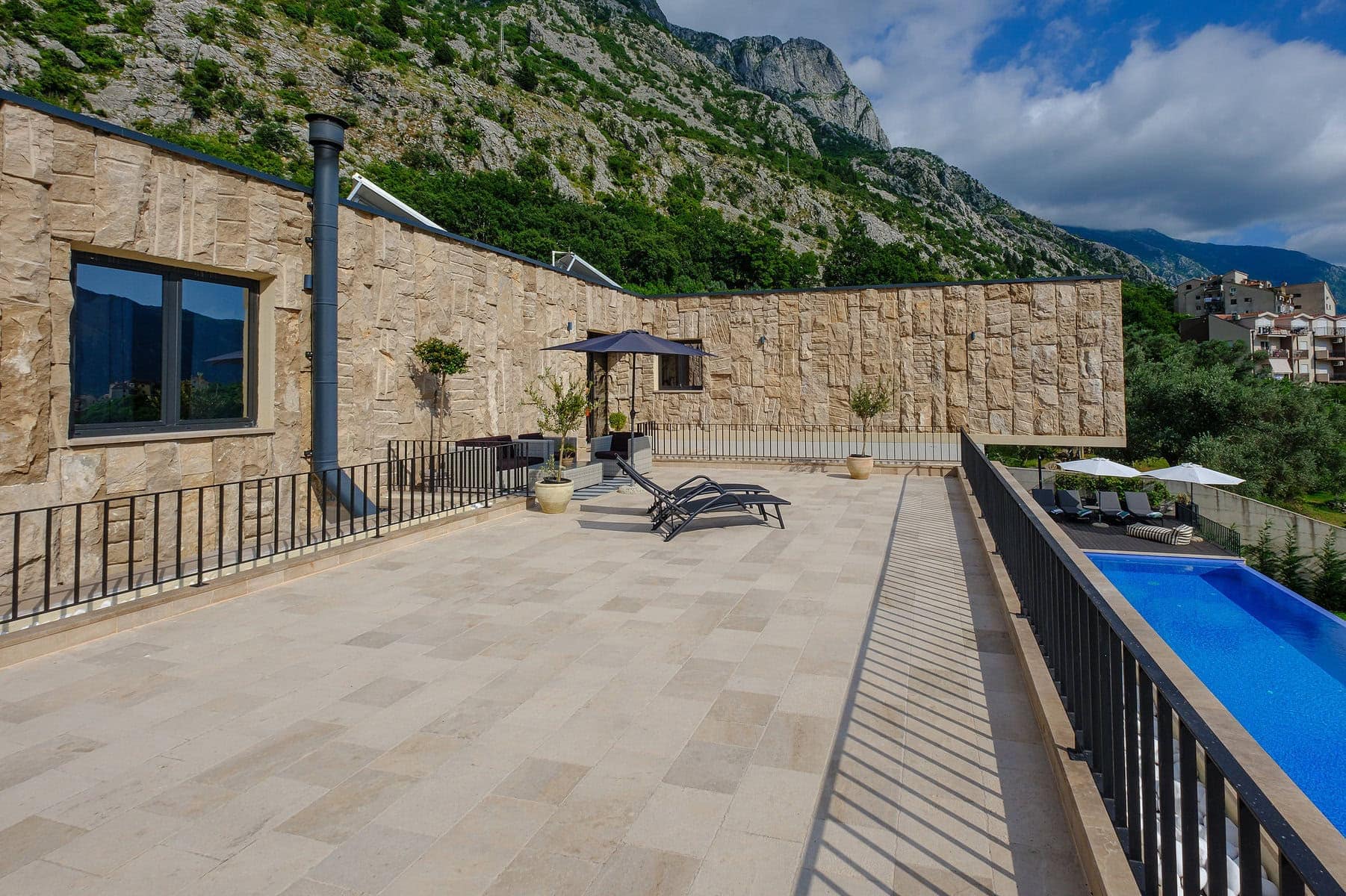 Contemporary 5bdr Villa Dobrota (26)