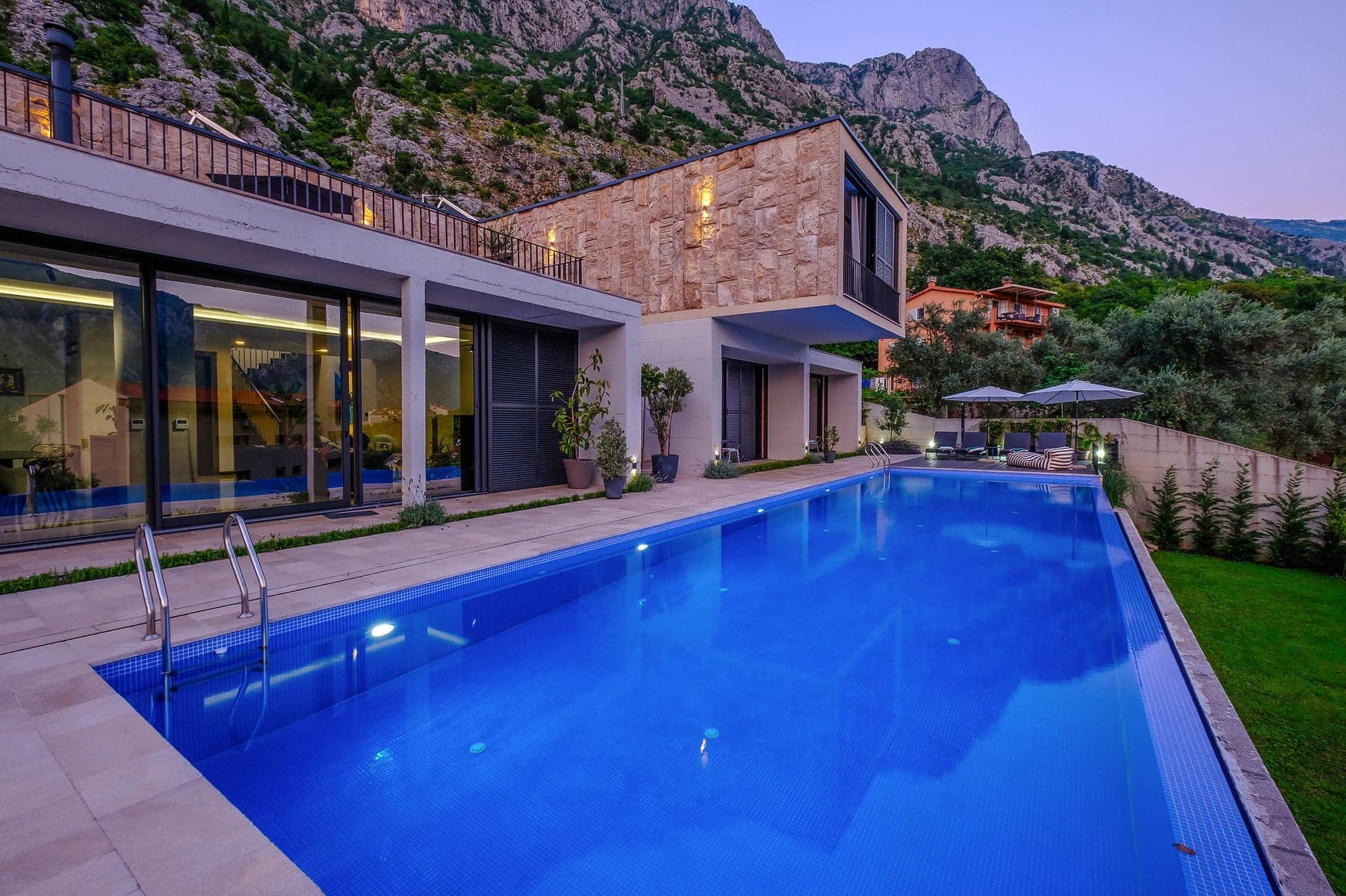 Contemporary 5bdr Villa Dobrota (28)