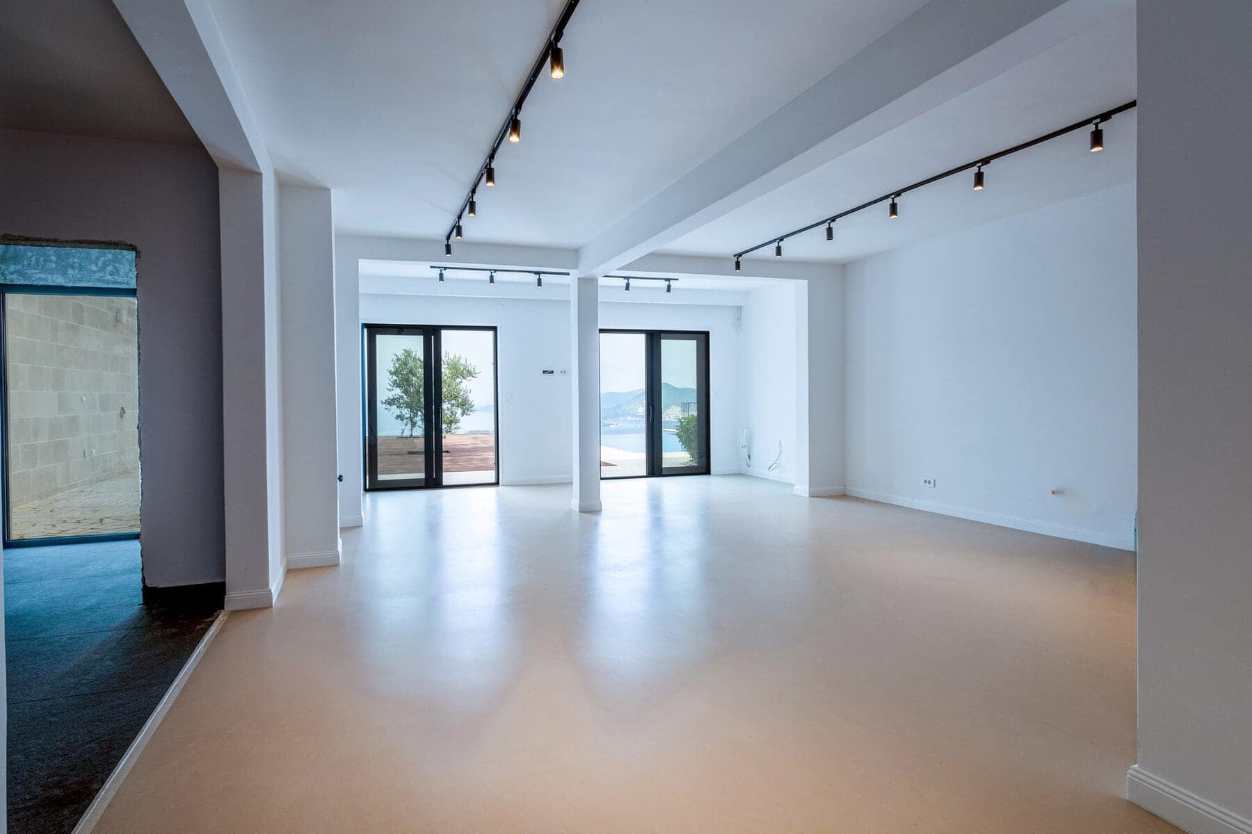 Tudorovici 4bdr Villa (15)