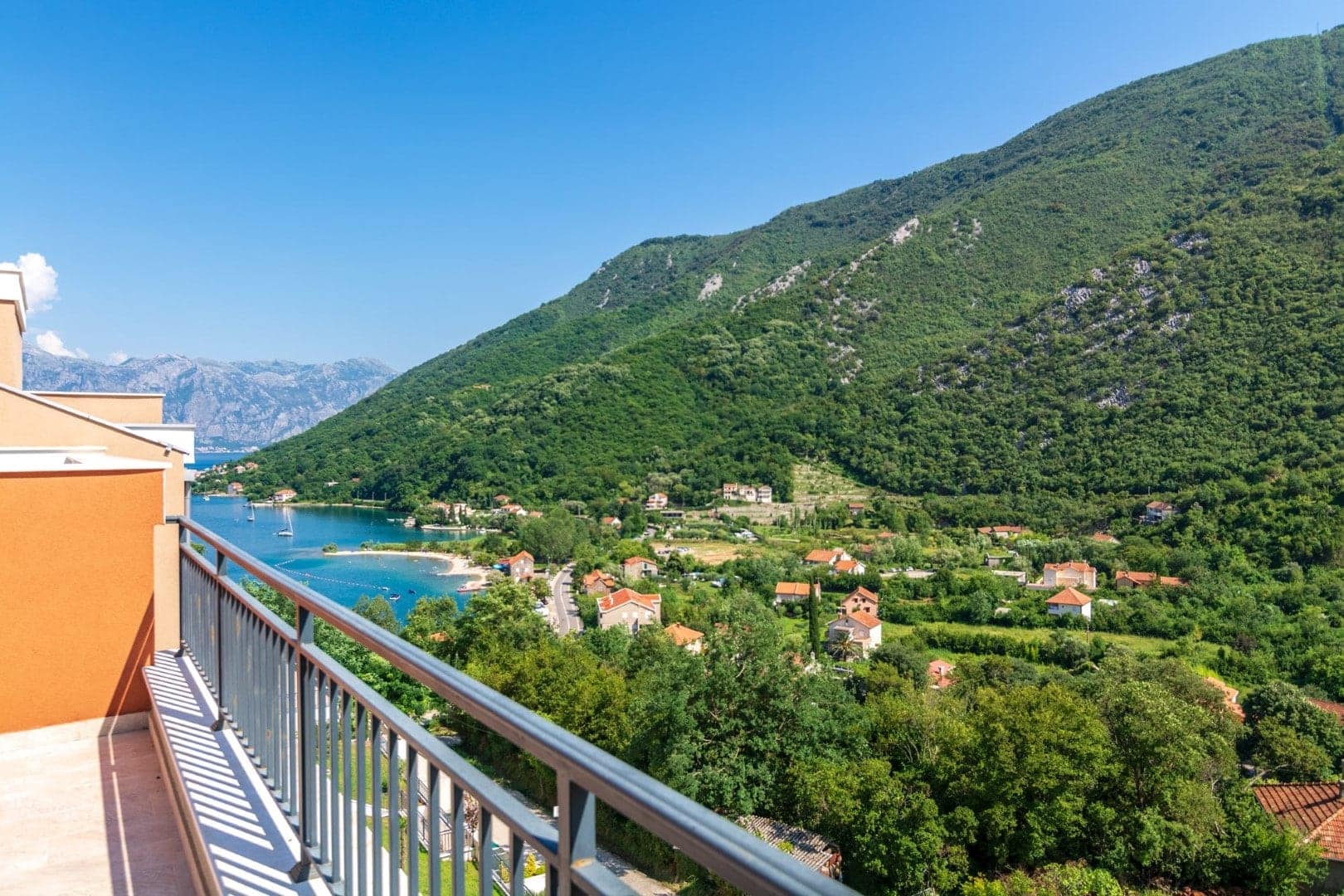 Morinj 2bdr Penthouse (2)