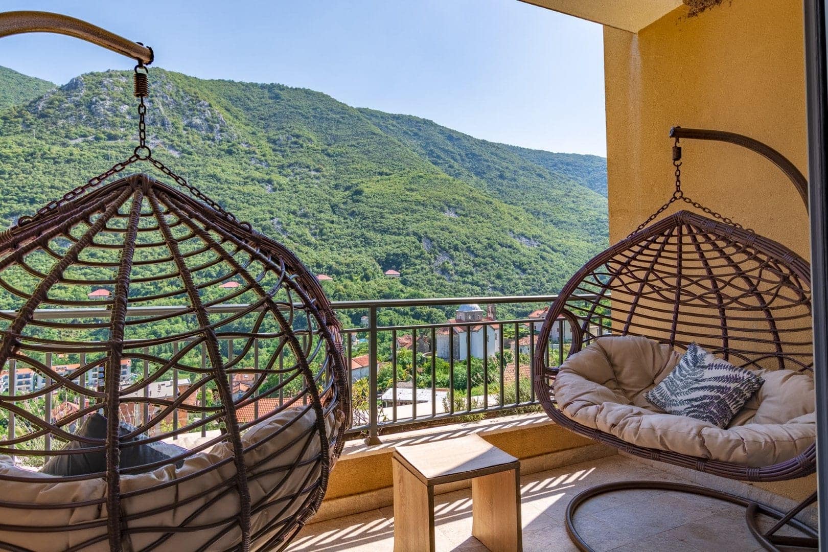 Morinj 2bdr Penthouse (3)