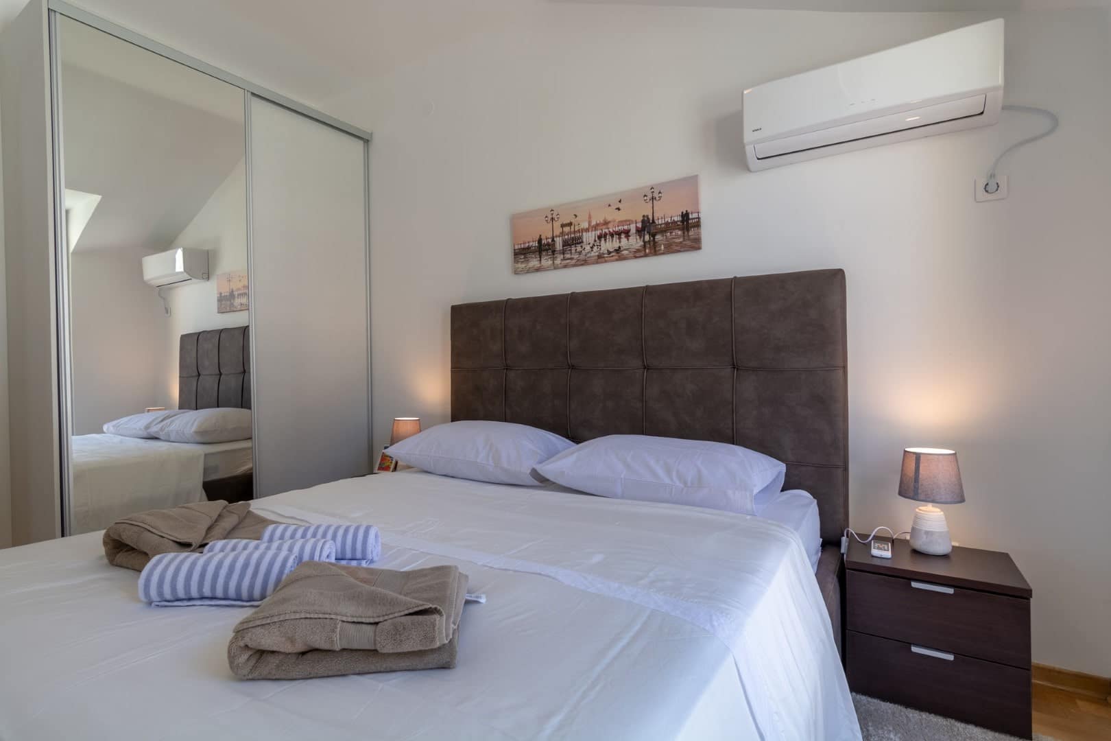 Morinj 2bdr Penthouse (8)