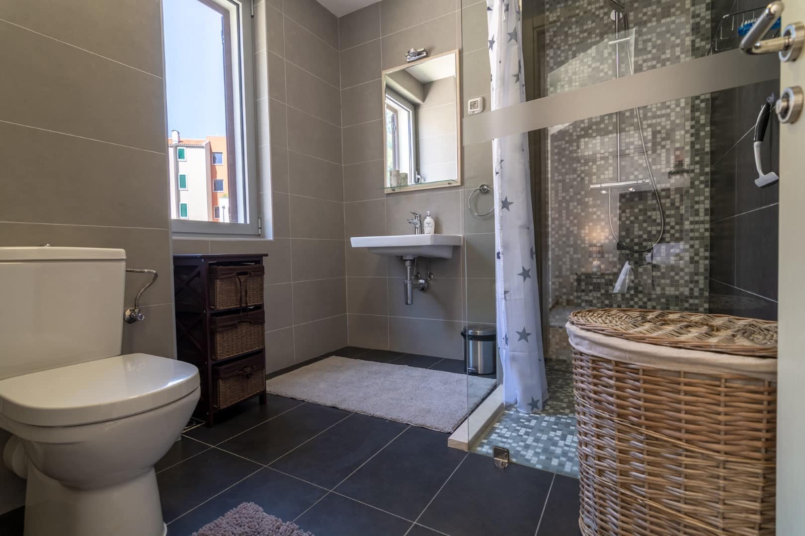 Morinj 2bdr Penthouse (9)