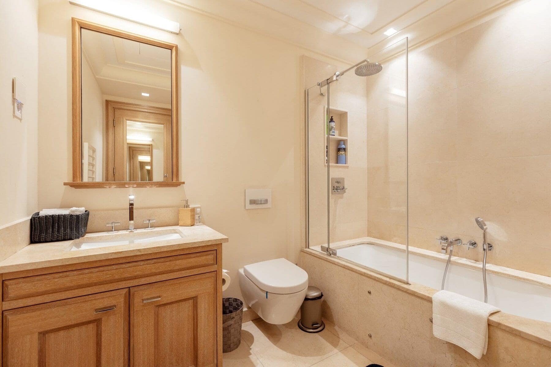 Ksenija 1bdr Apartment for Rent, Porto Montenegro (8)