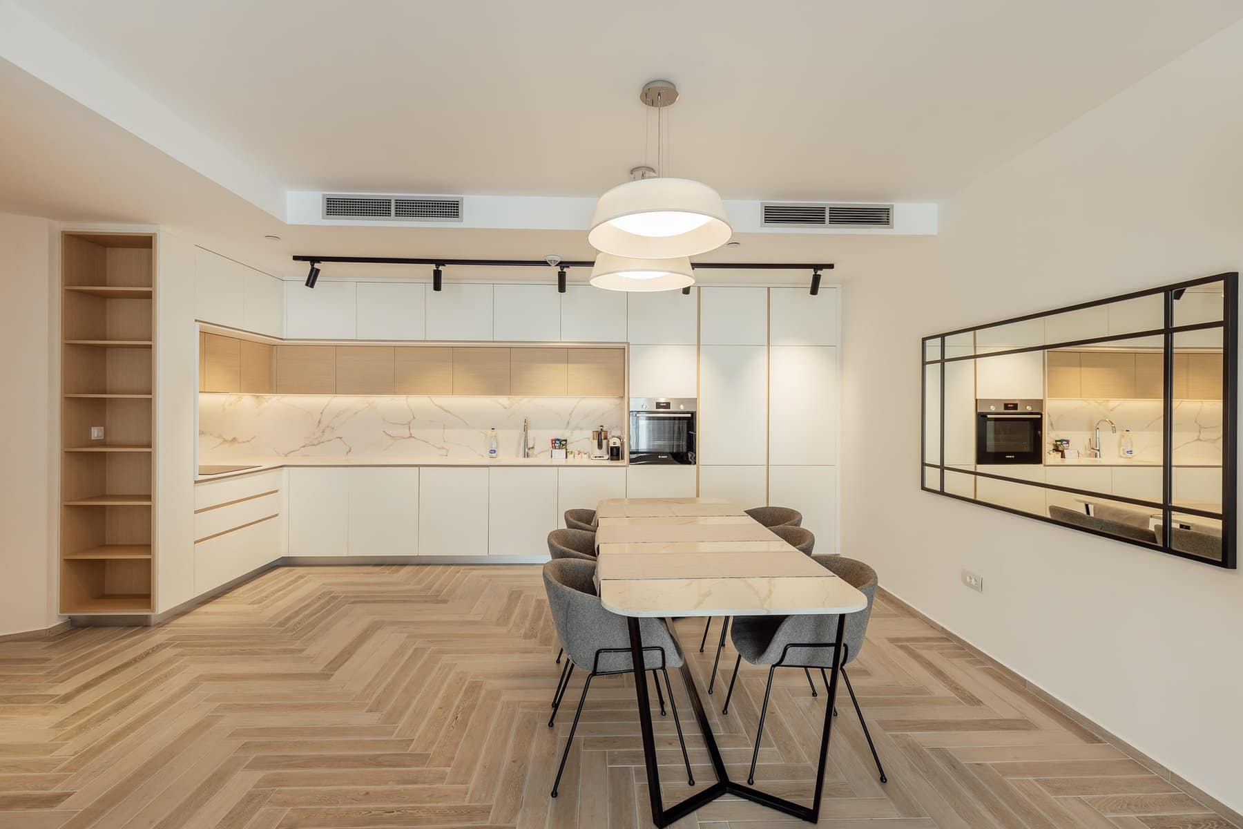 Exclusive 2bdr Apartment Lazure (8)
