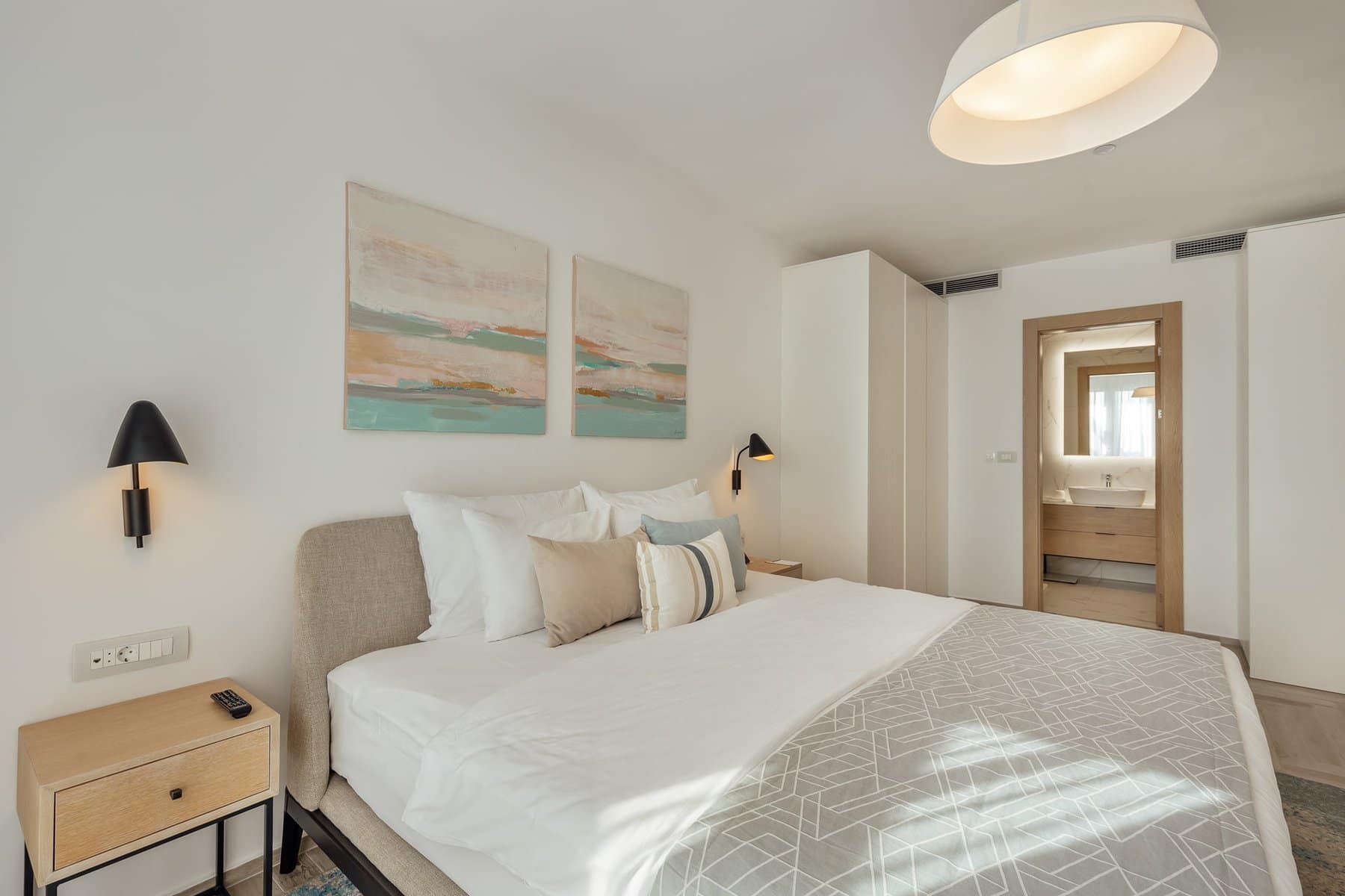 Exclusive 2bdr Apartment Lazure (12)
