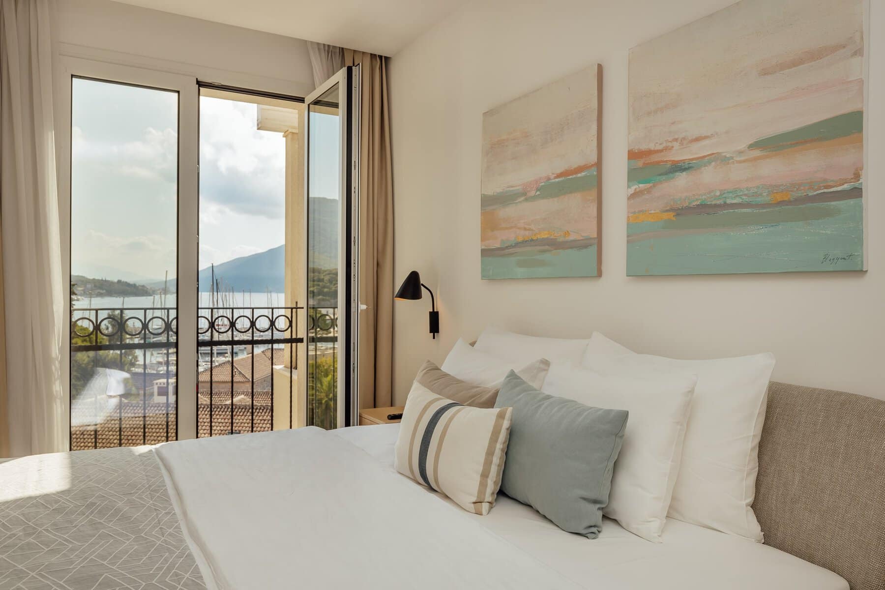 Exclusive 2bdr Apartment Lazure (14)