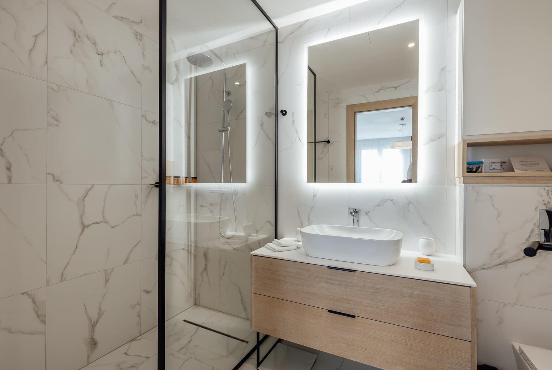 Exclusive 2bdr Apartment Lazure (17)