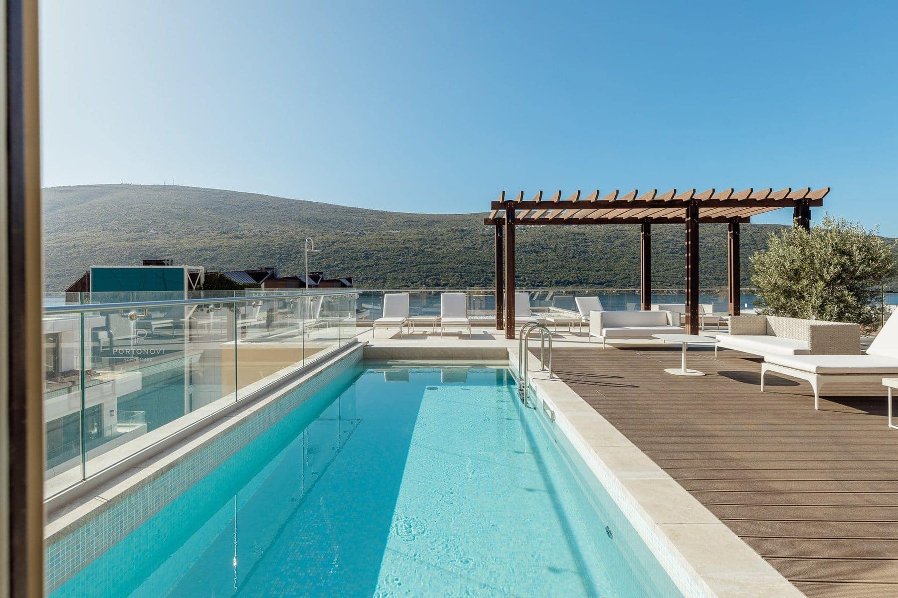 Portonovi 3bdr Penthouse with a Private Swimming Pool (18)