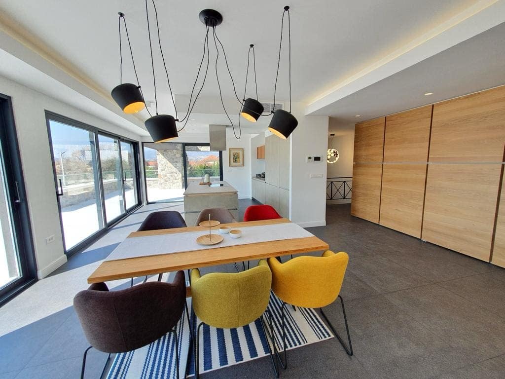 Three-bedroom, contemporary villa in an exclusive gated complex with an outdoor pool, Podgorica (4)