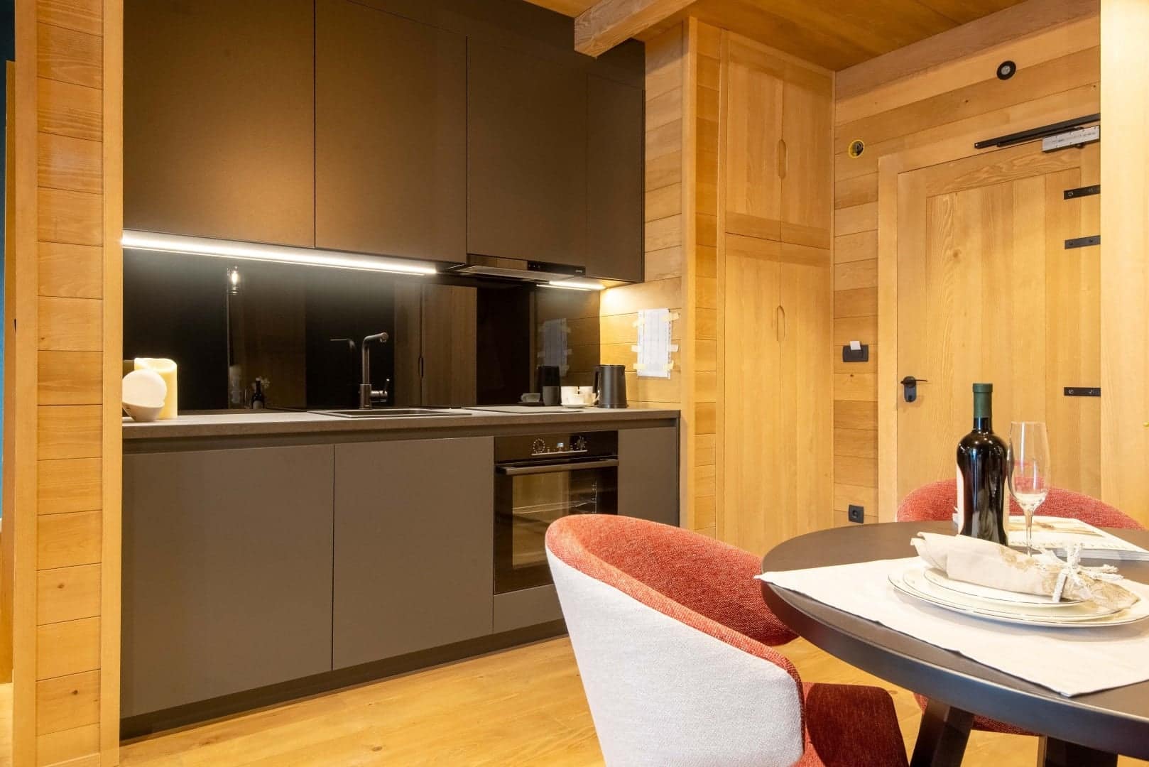 Swissotel Luxury Studio Apartment (5)