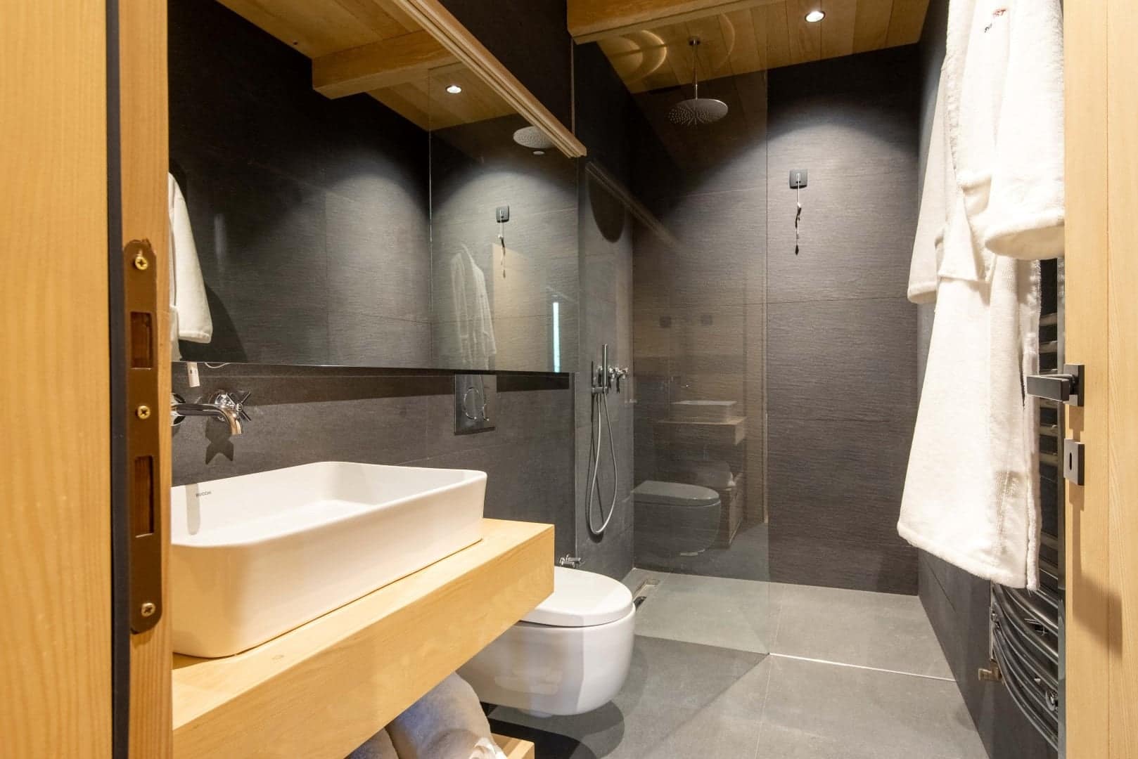 Swissotel Luxury Studio Apartment (8)