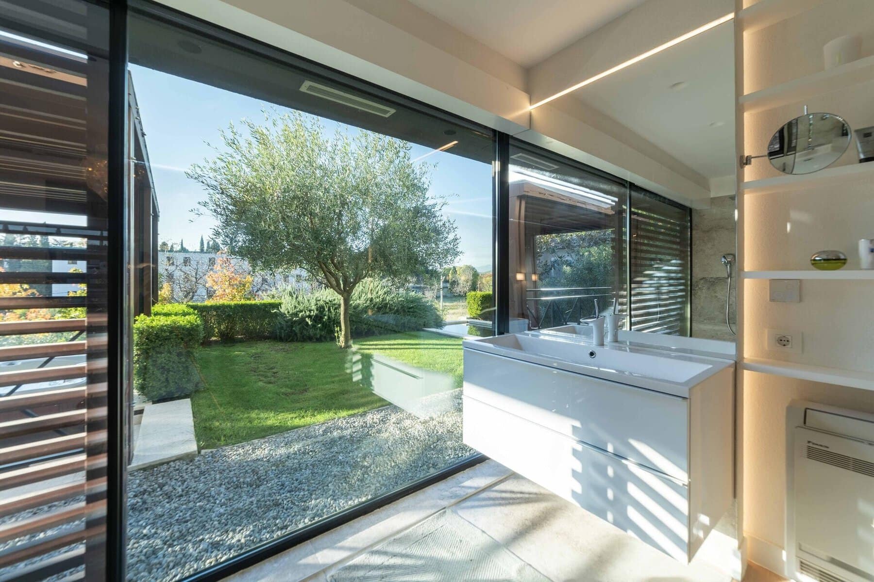 Olive Villa Podgorica,within a gated complex (13)