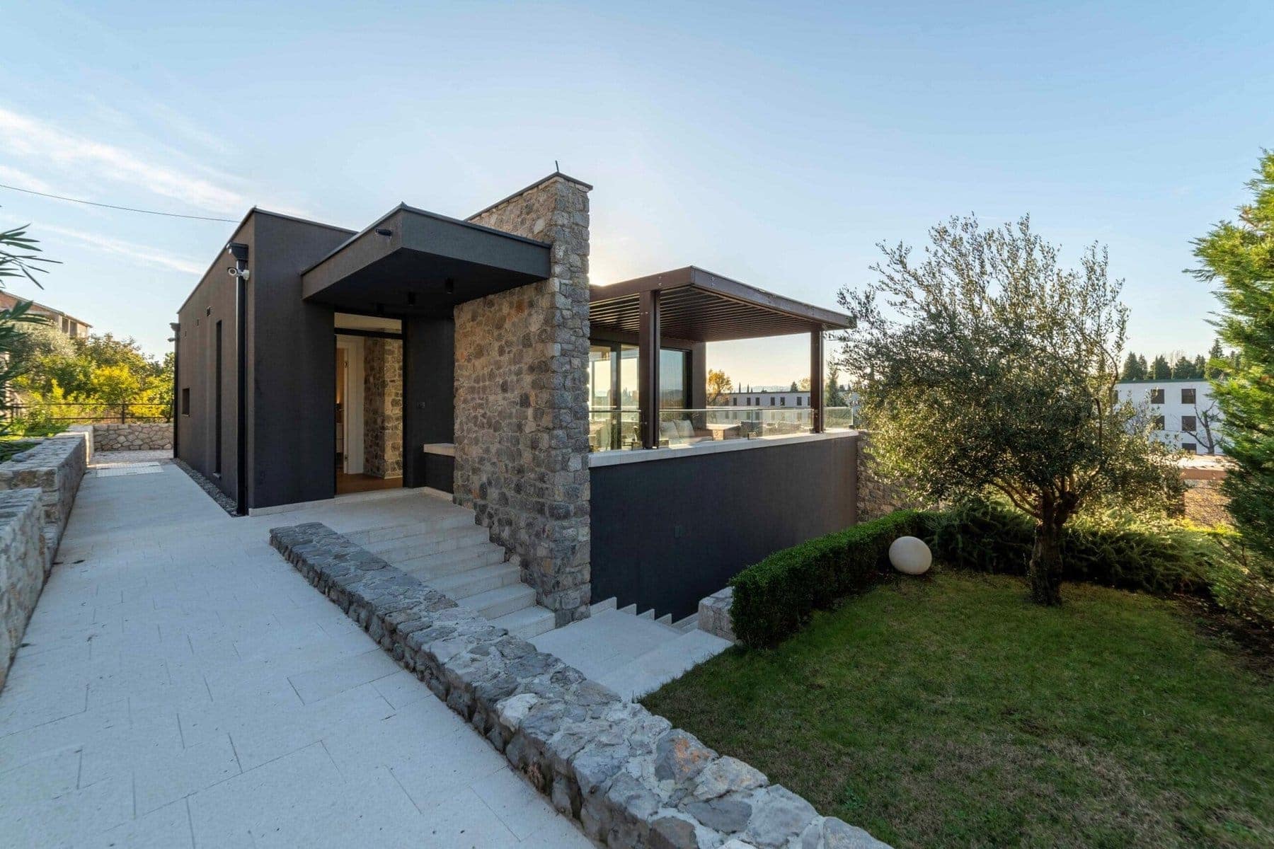 Olive Villa Podgorica,within a gated complex (18)