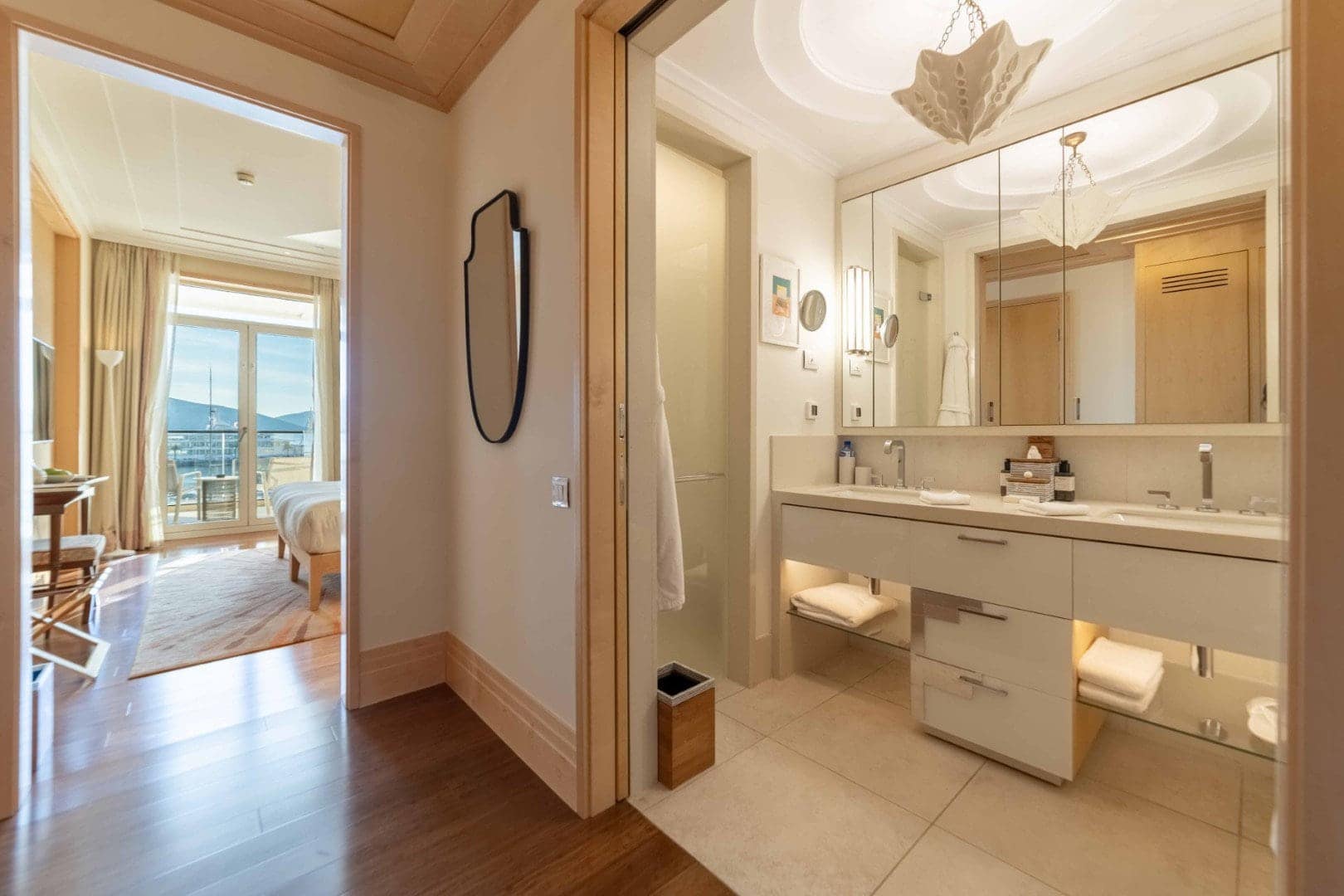 Aqua 2bdr Waterfront Apartment (8)