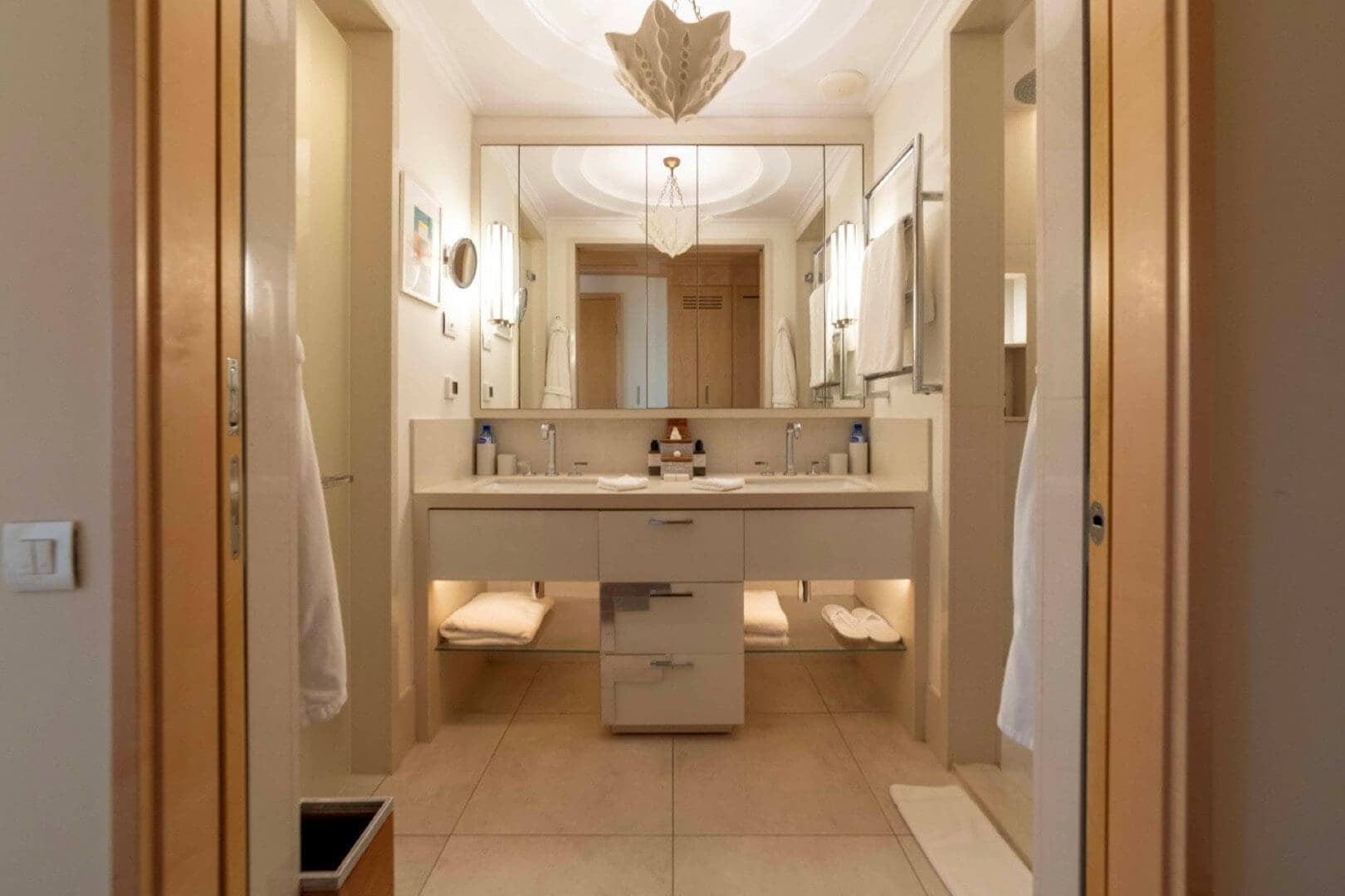 Aqua 2bdr Waterfront Apartment (9)