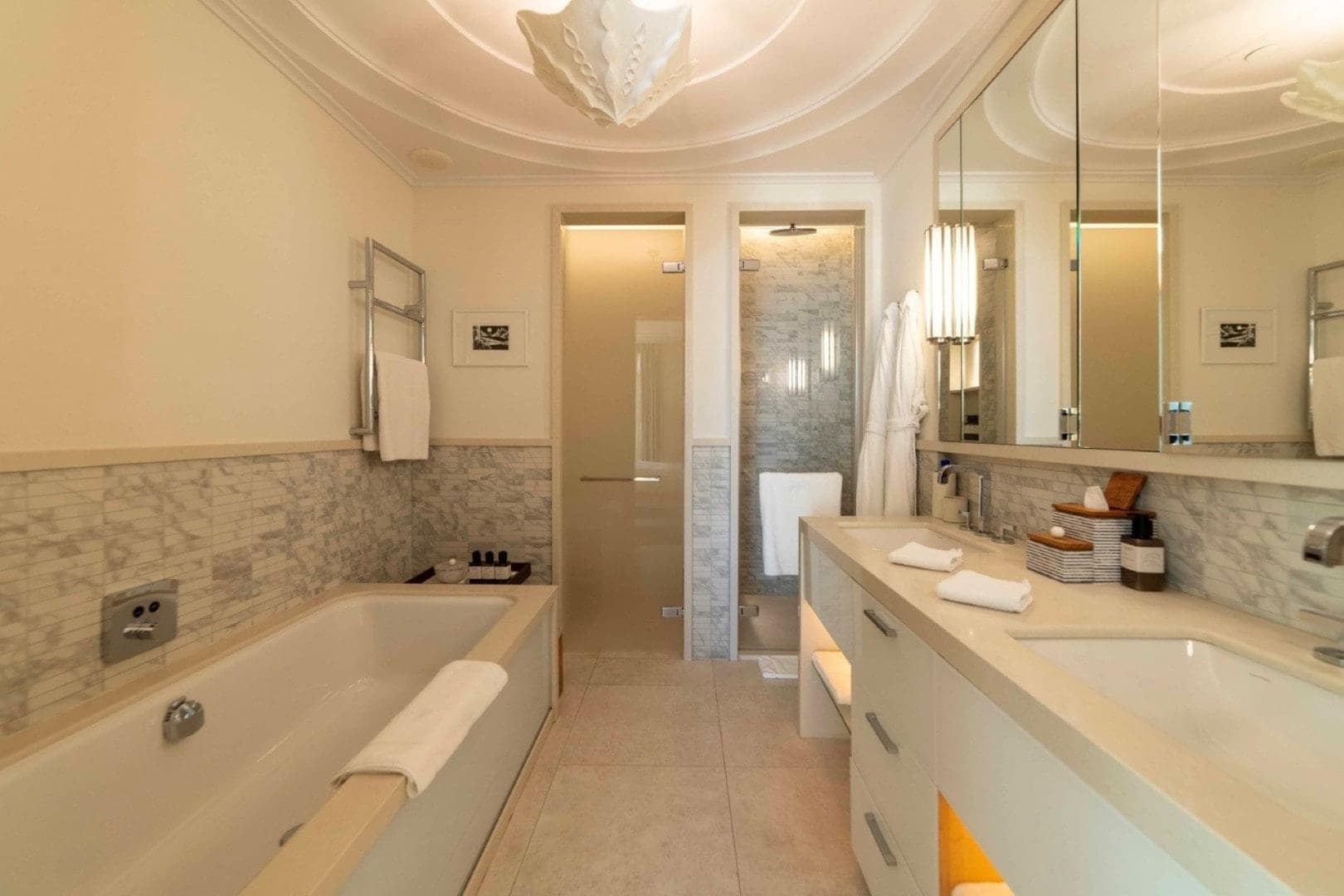 Aqua 2bdr Waterfront Apartment (11)