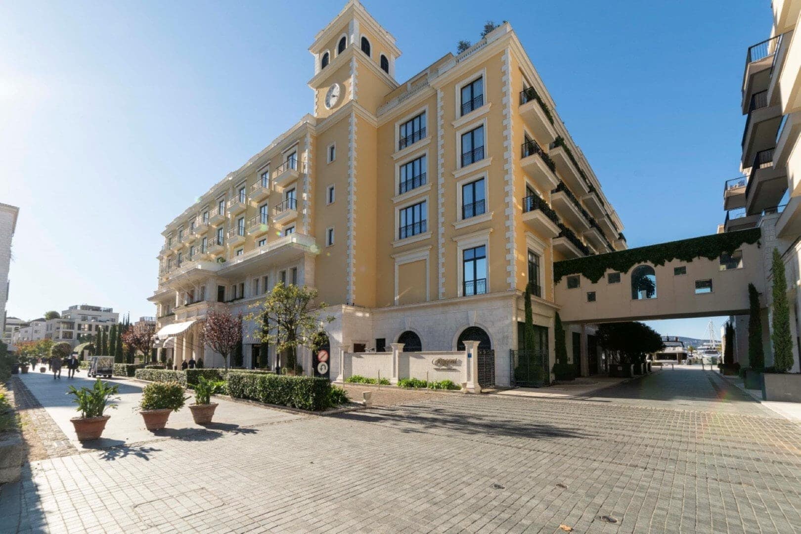 Aqua 2bdr Waterfront Apartment (15)