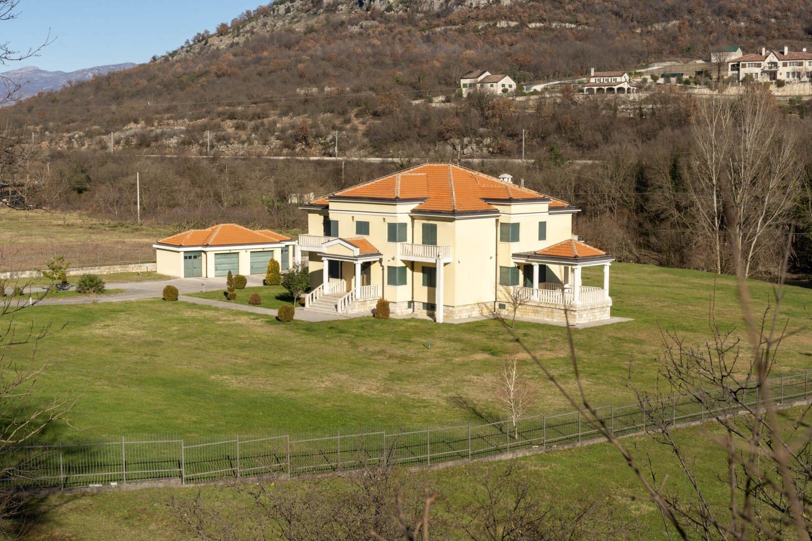 Riverside Family Villa (6)