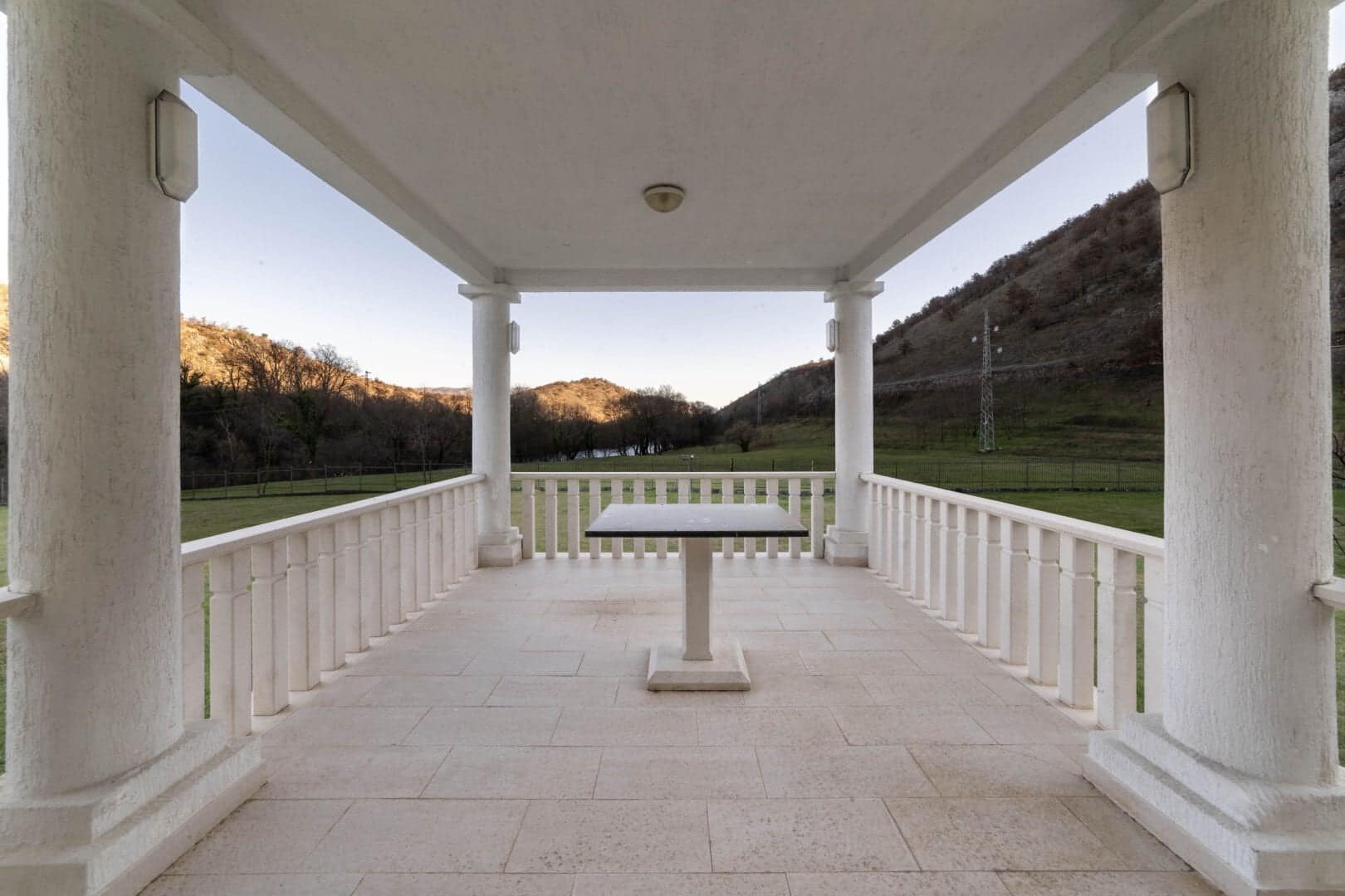 Riverside Family Villa (15)