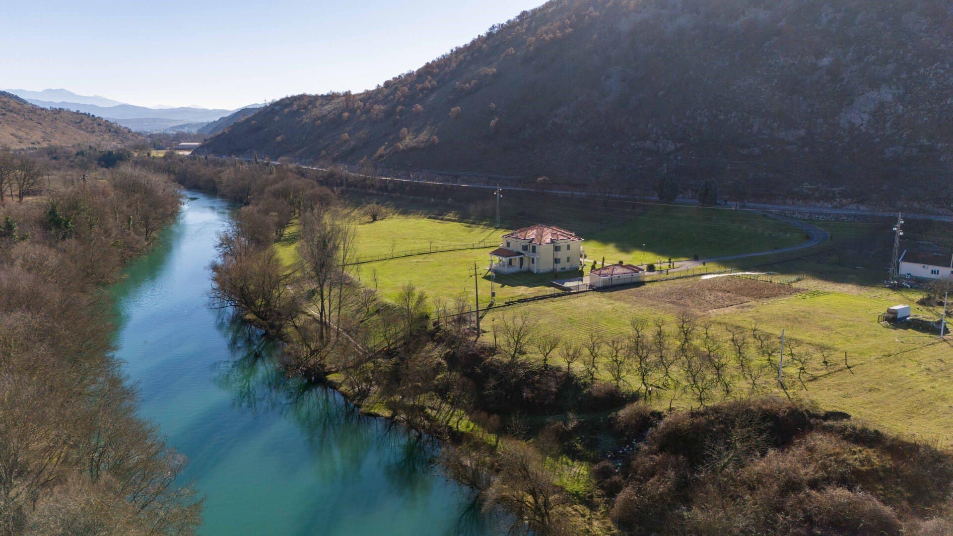 Riverside Family Villa (18)