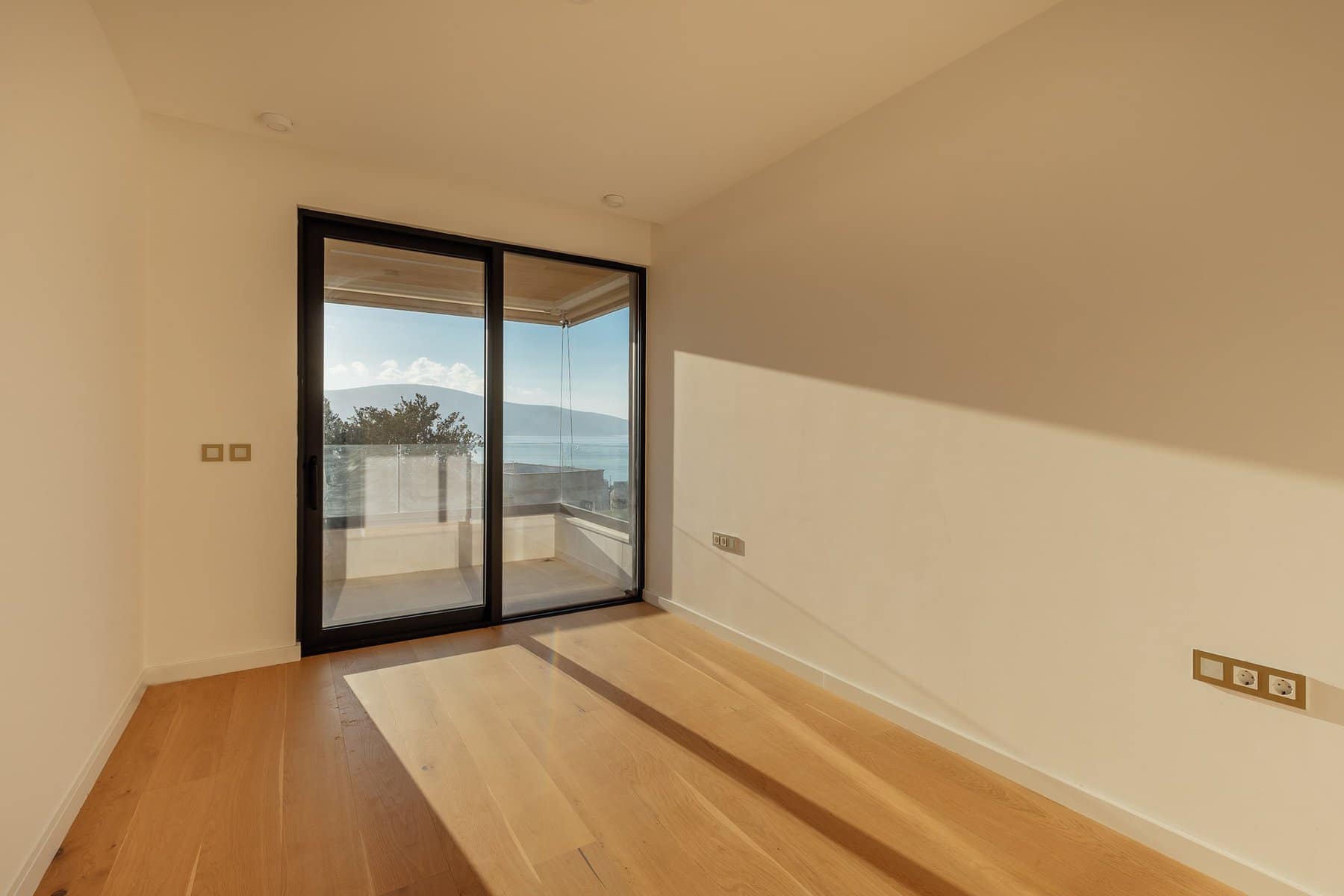 Donja Lastva 2bdr Duplex Apartment (9)