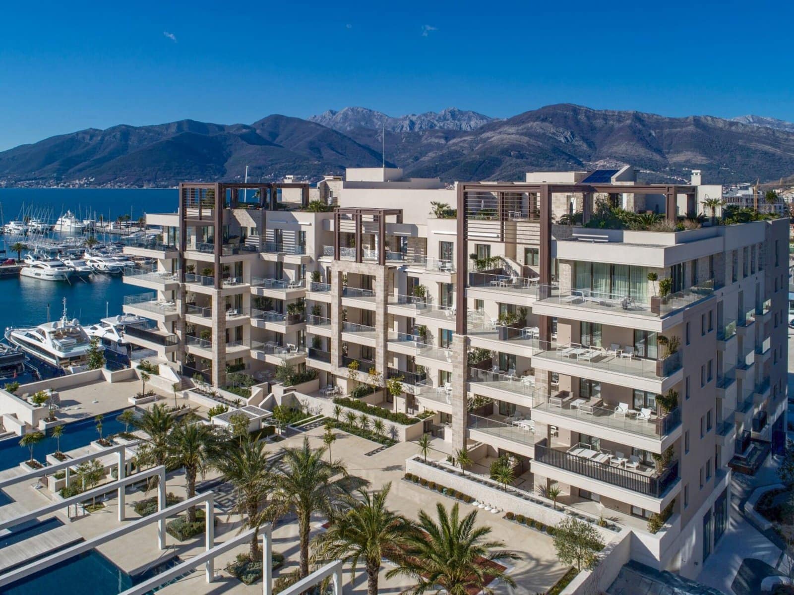 Regent Pool Club Studio Baia, Тиват · Porto Montenegro