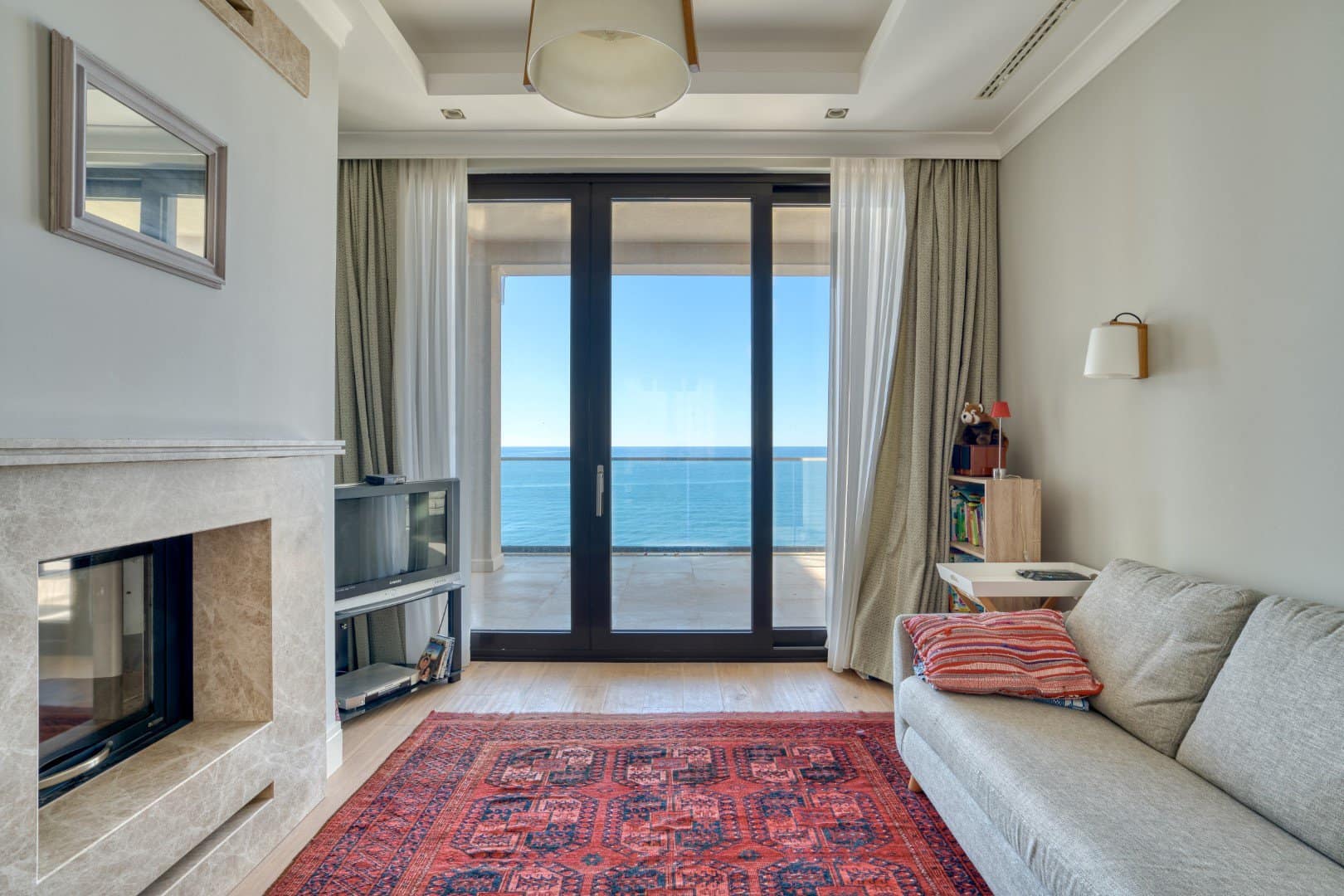 Rijeka Rezevici Seafront 2bd Apartment (9)