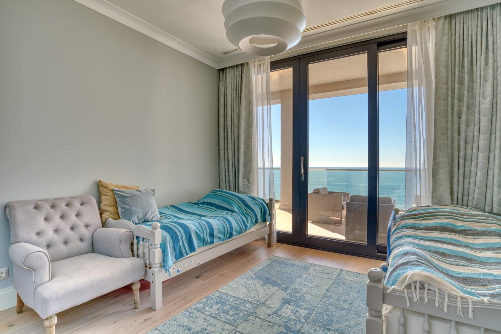 Rijeka Rezevici Seafront 2bd Apartment (13)