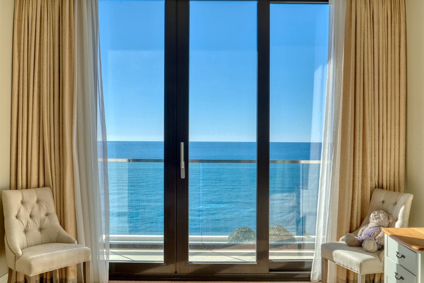 Rijeka Rezevici Seafront 2bd Apartment (14)