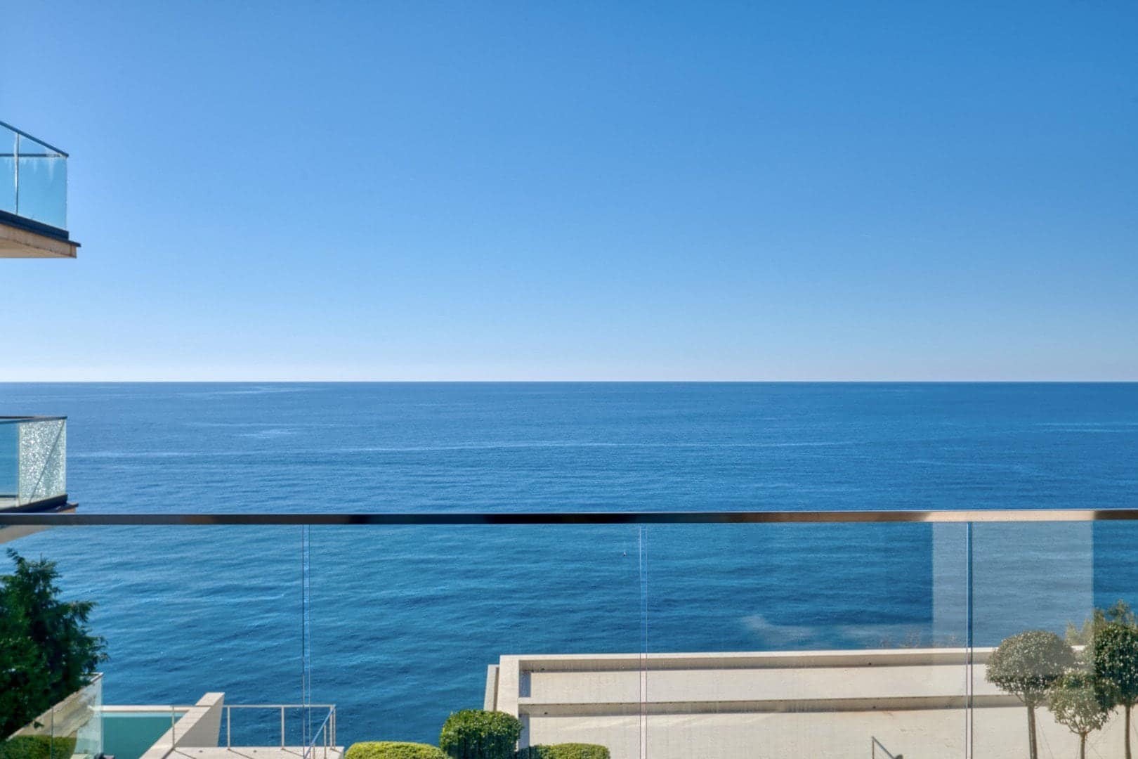 Rijeka Rezevici Seafront 2bd Apartment (19)
