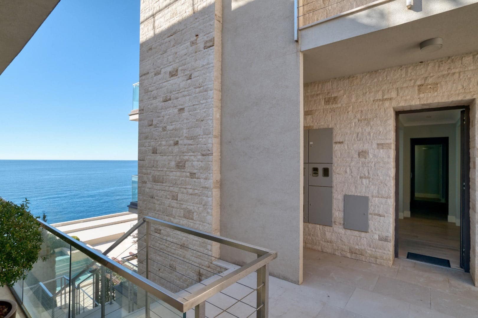 Rijeka Rezevici Seafront 2bd Apartment (20)