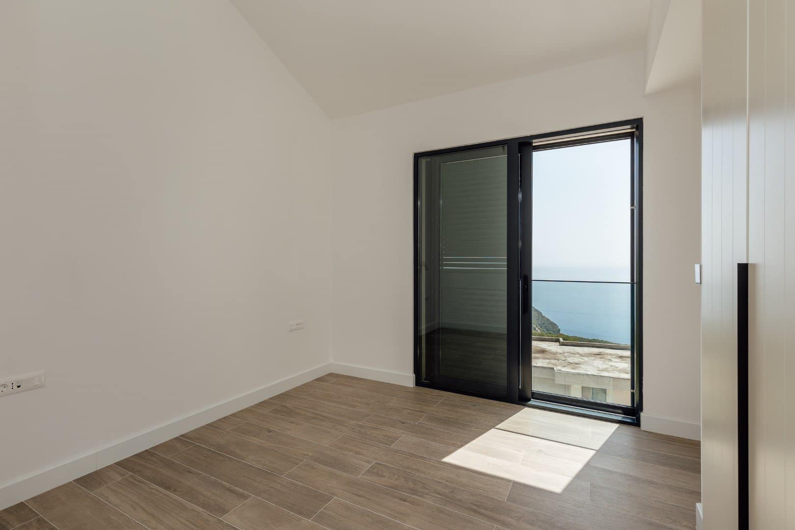 Blizikuce Contemporary 5Bdr Villa (16)