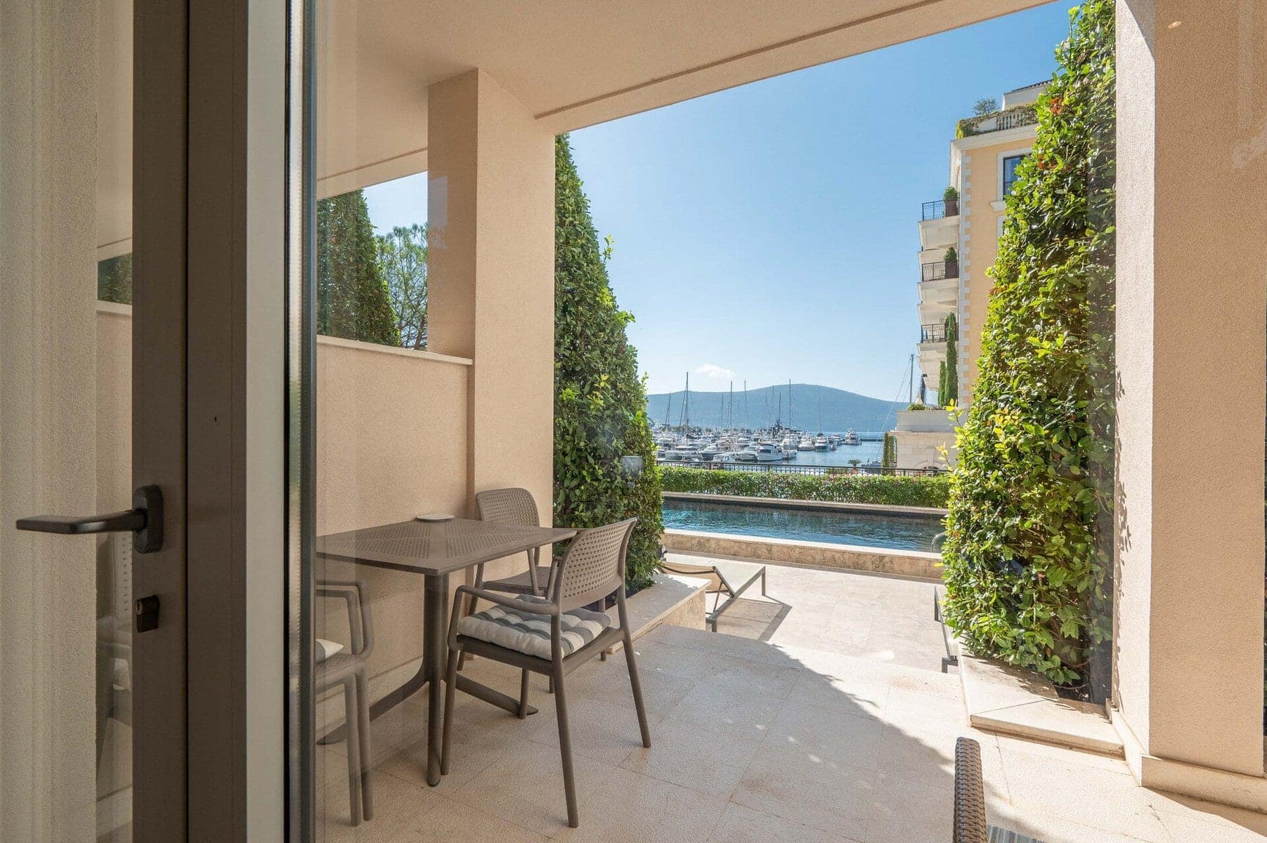 Tara 1bdr Apartment, Porto Montenegro (10)
