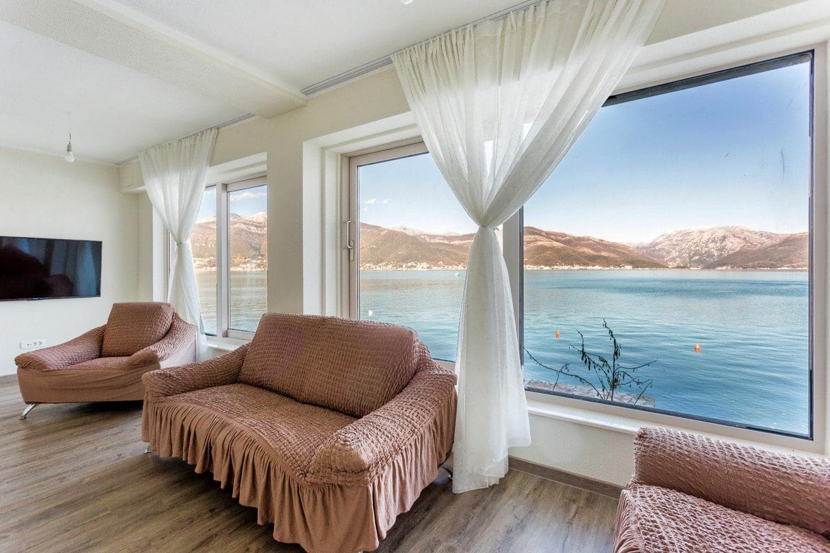 Krasici Waterside Villa (5)