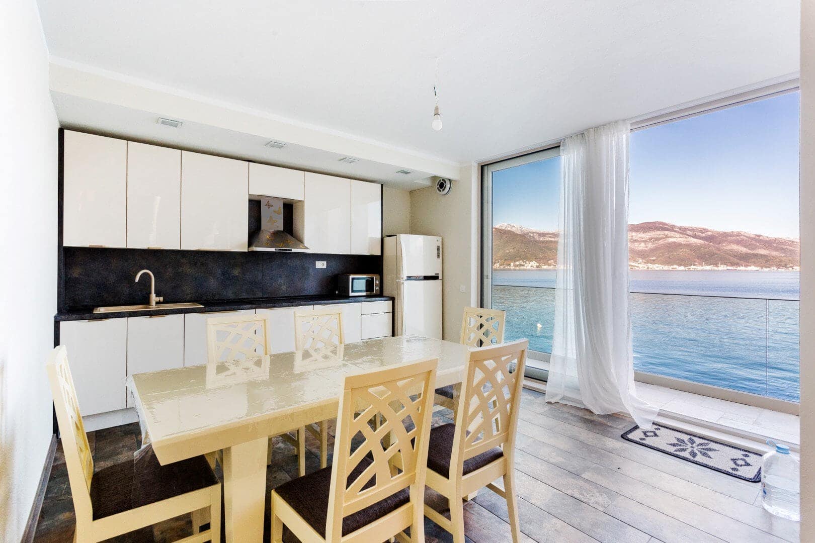 Krasici Waterside Villa (8)