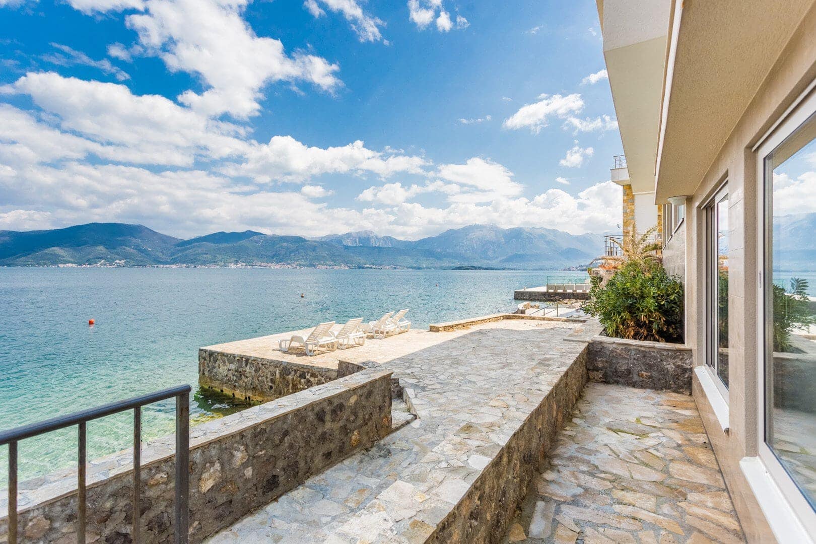 Krasici Waterside Villa (15)