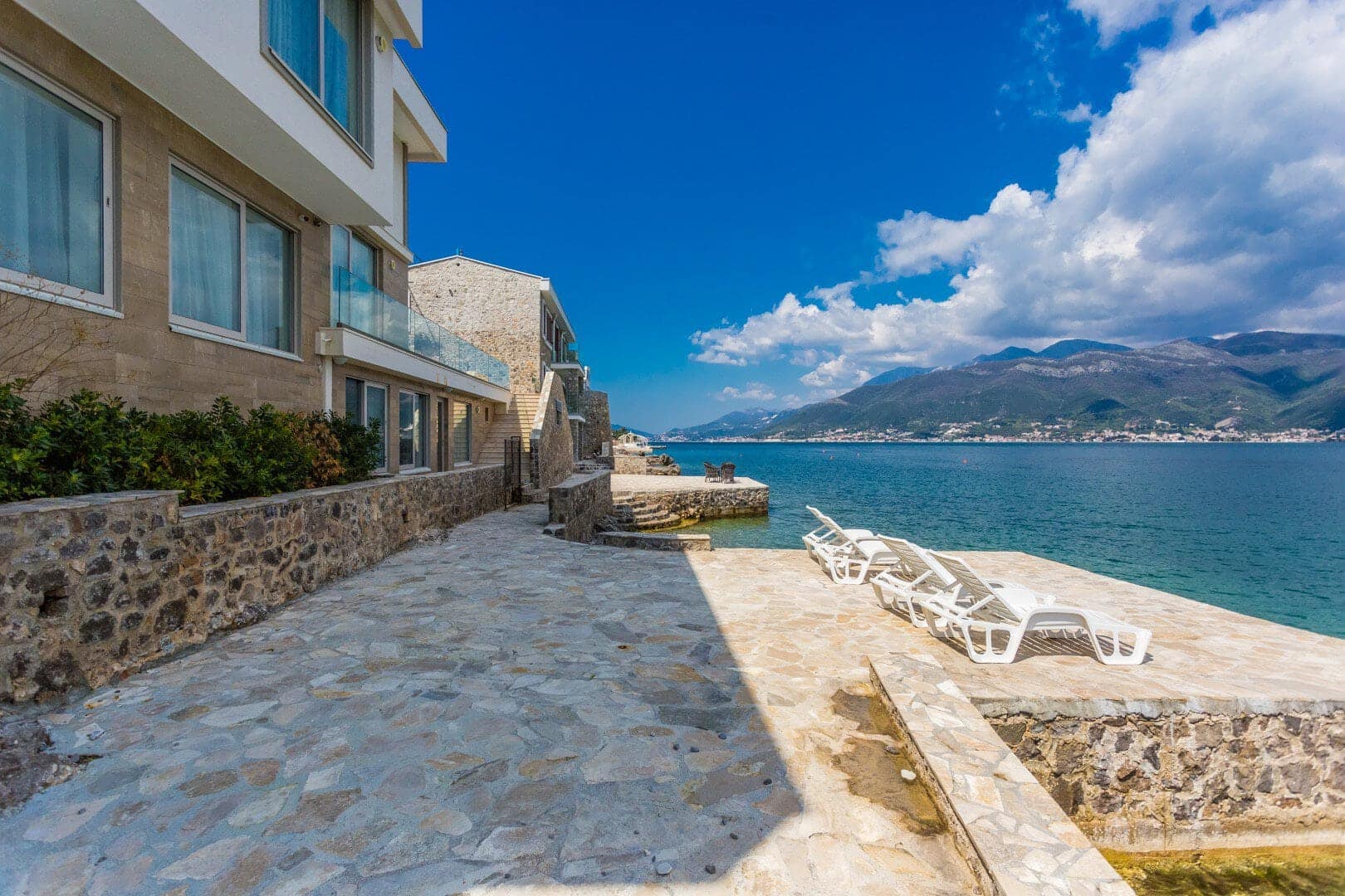 Krasici Waterside Villa (16)