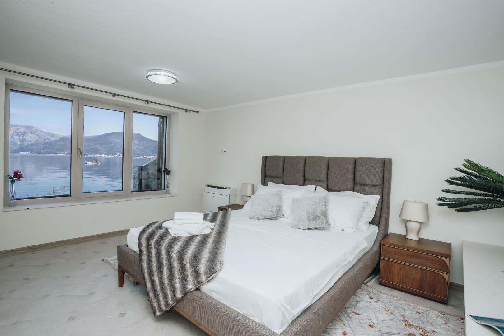 Krasici Waterfront Villa (15)
