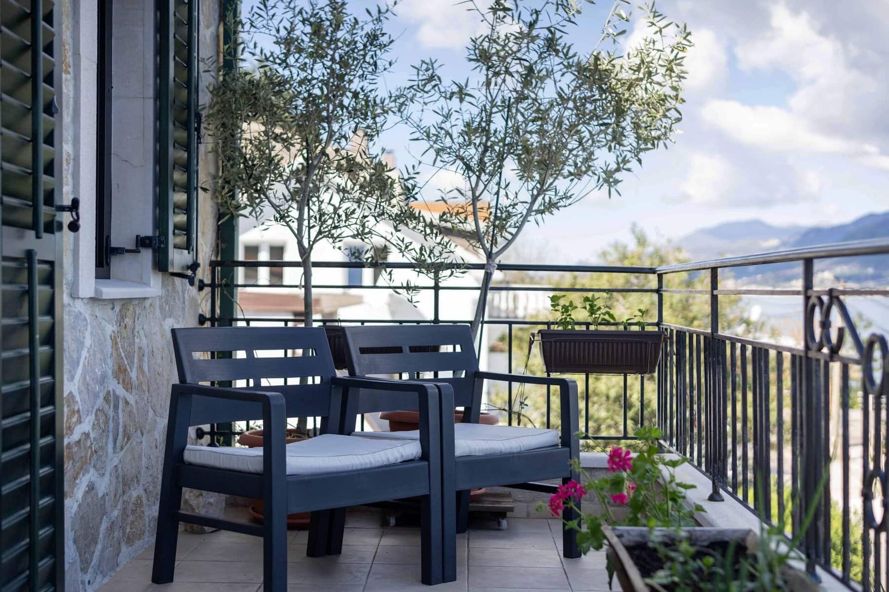 Krasici 3bdr Waterfront Duplex Apartment (11)