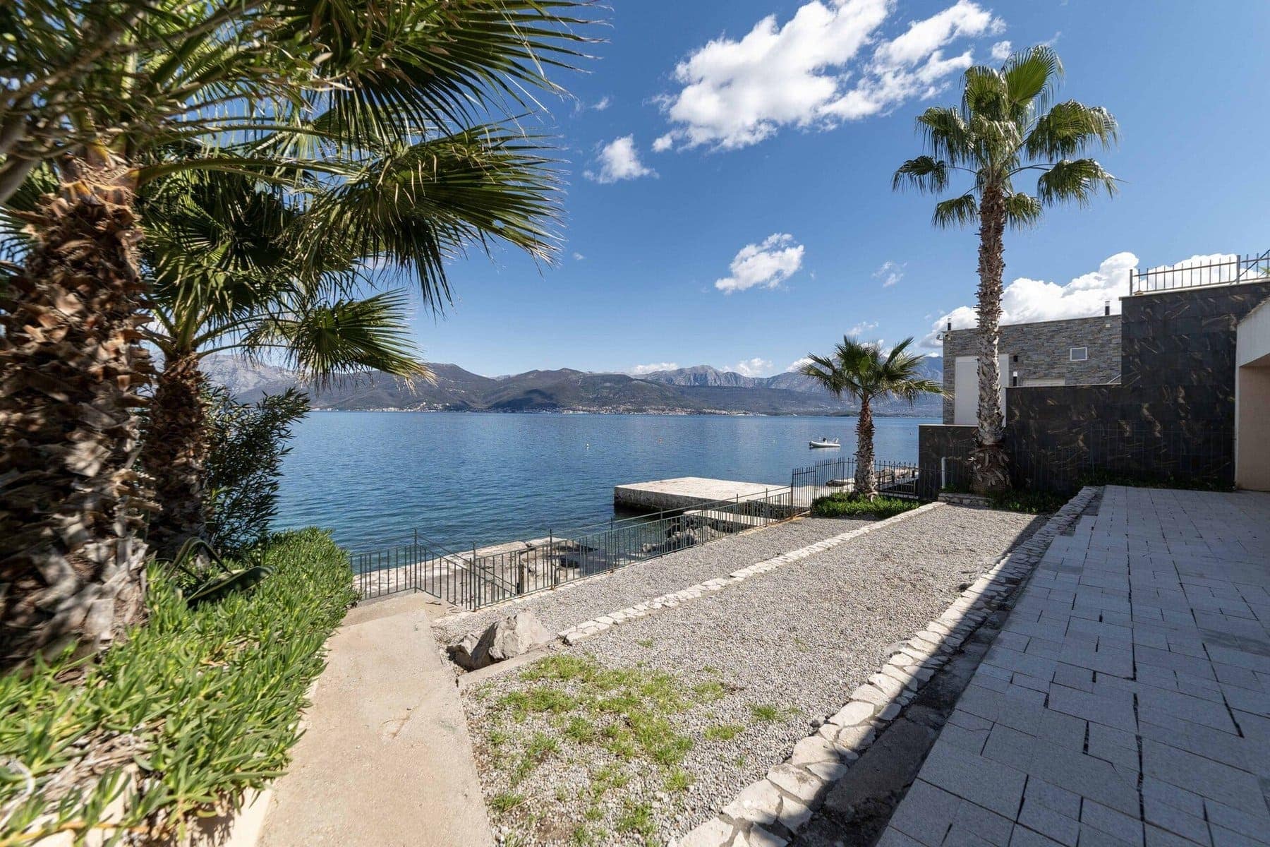 Krasici 3bdr Waterfront Duplex Apartment (21)
