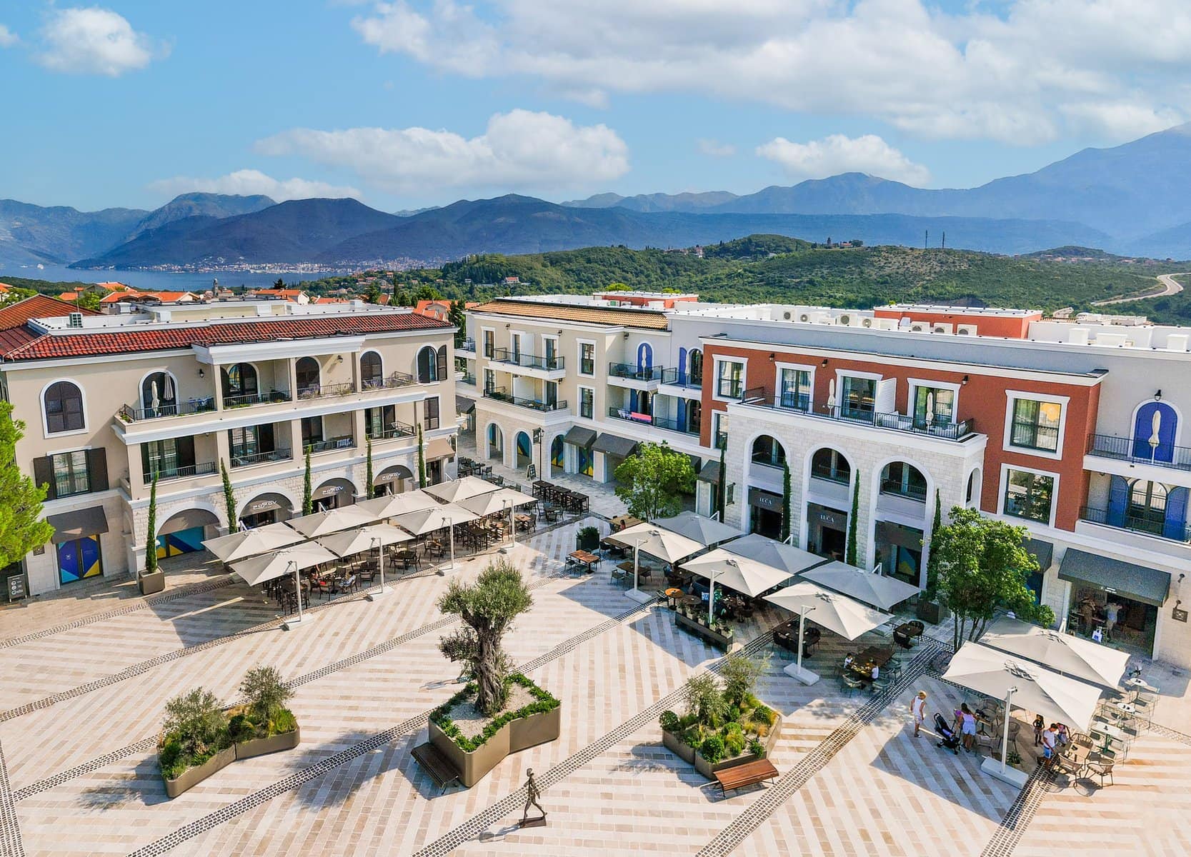 One-bedroom Apartment with a Sea View in zone Centrale (6)
