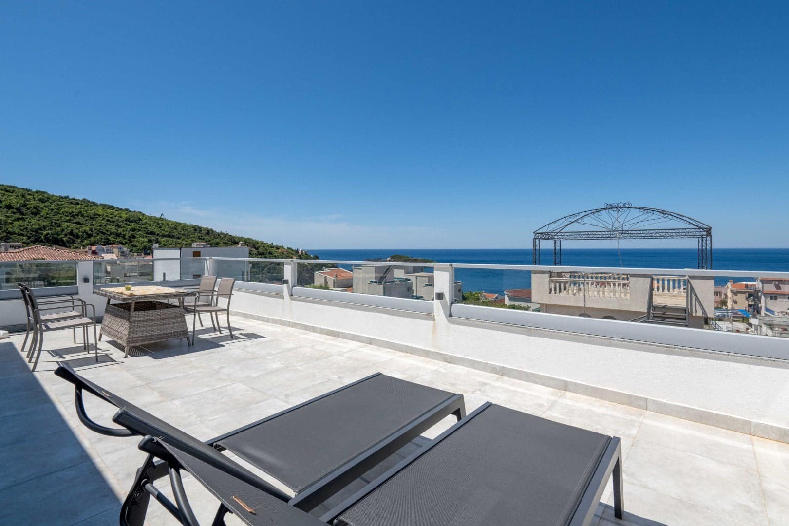 New Villa with a Panoramic Sea View, Utjeha, Bar (22)