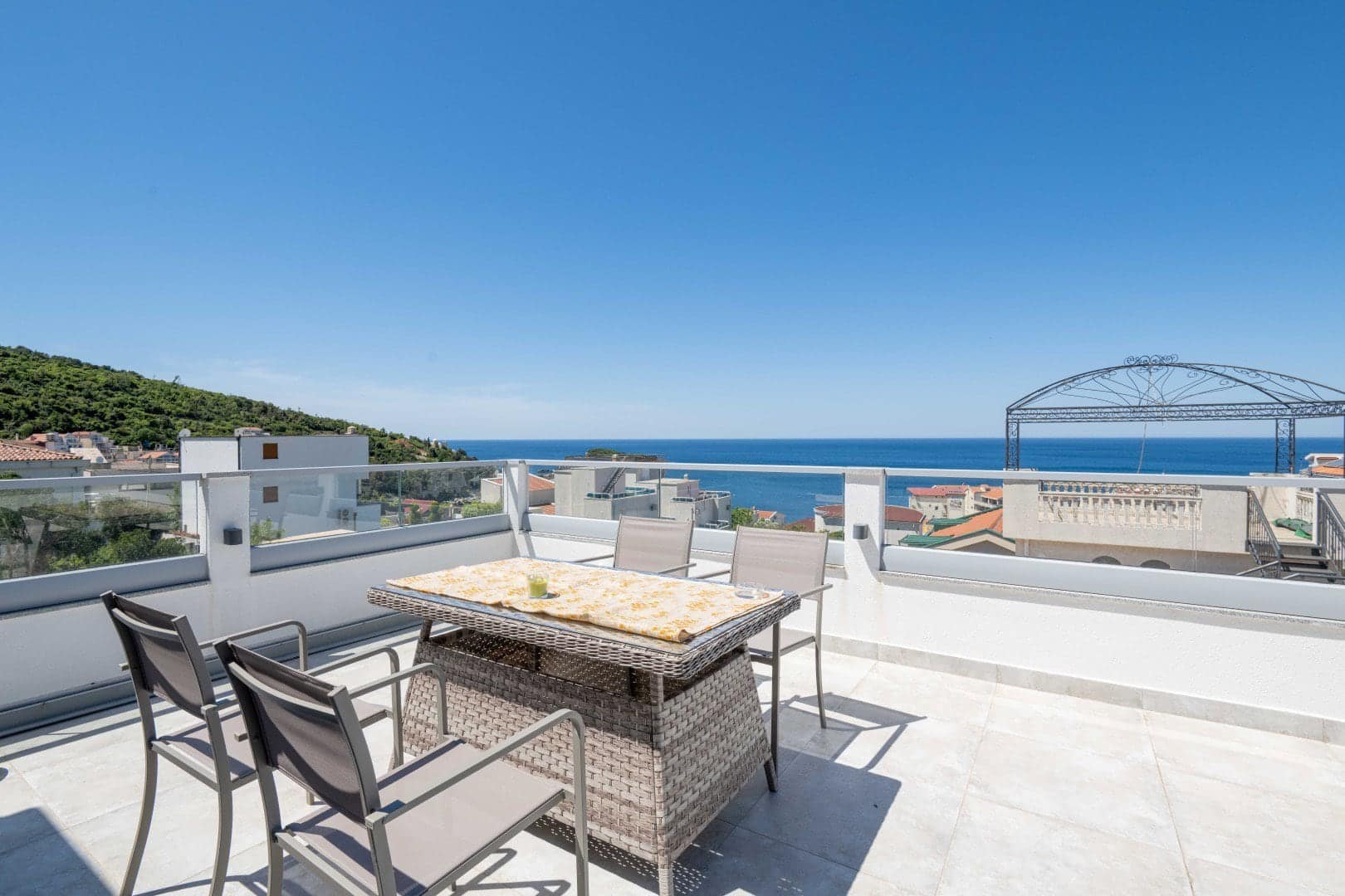 New Villa with a Panoramic Sea View, Utjeha, Bar (23)